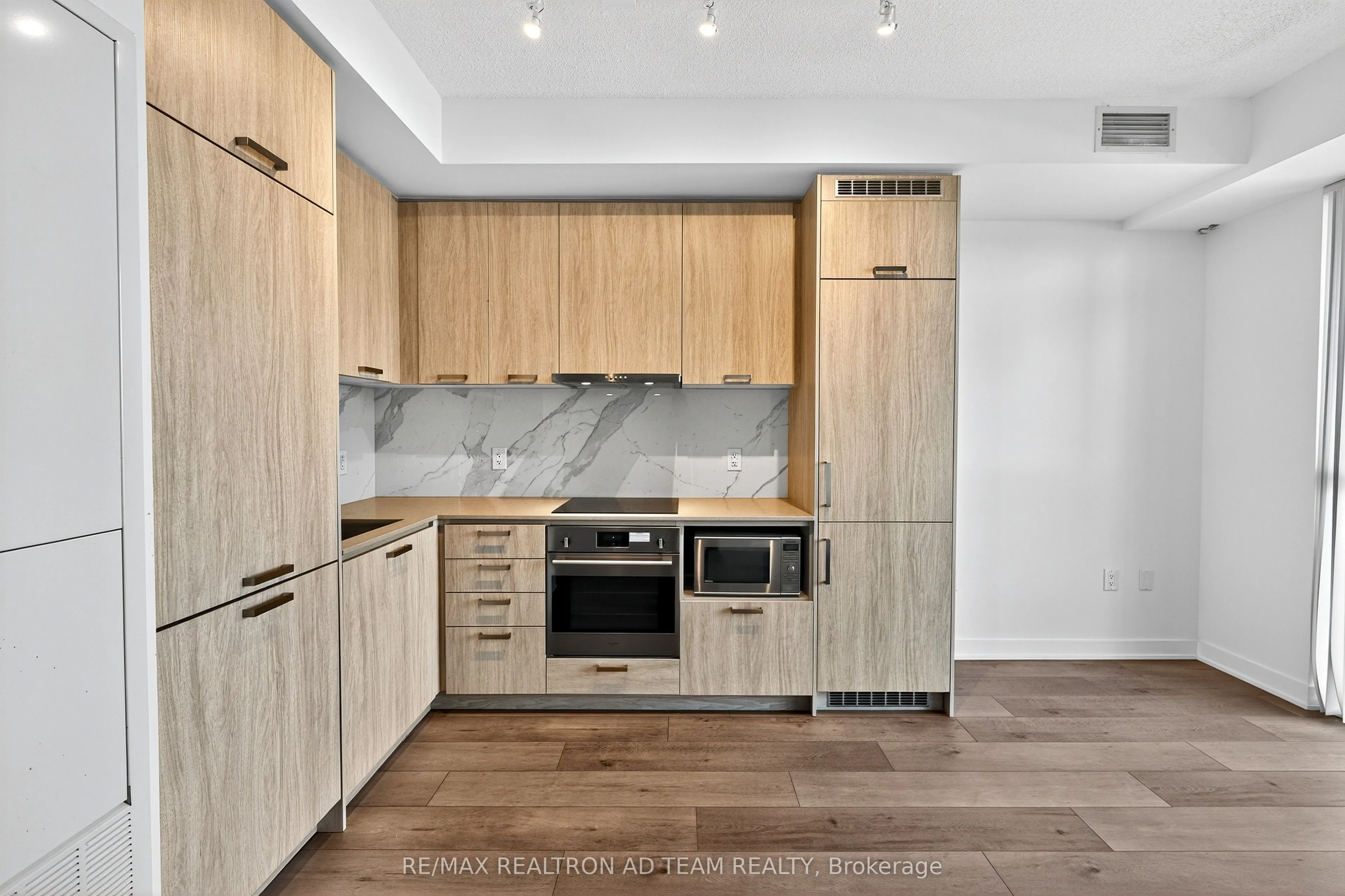 10 Honeycrisp Crescent, #717