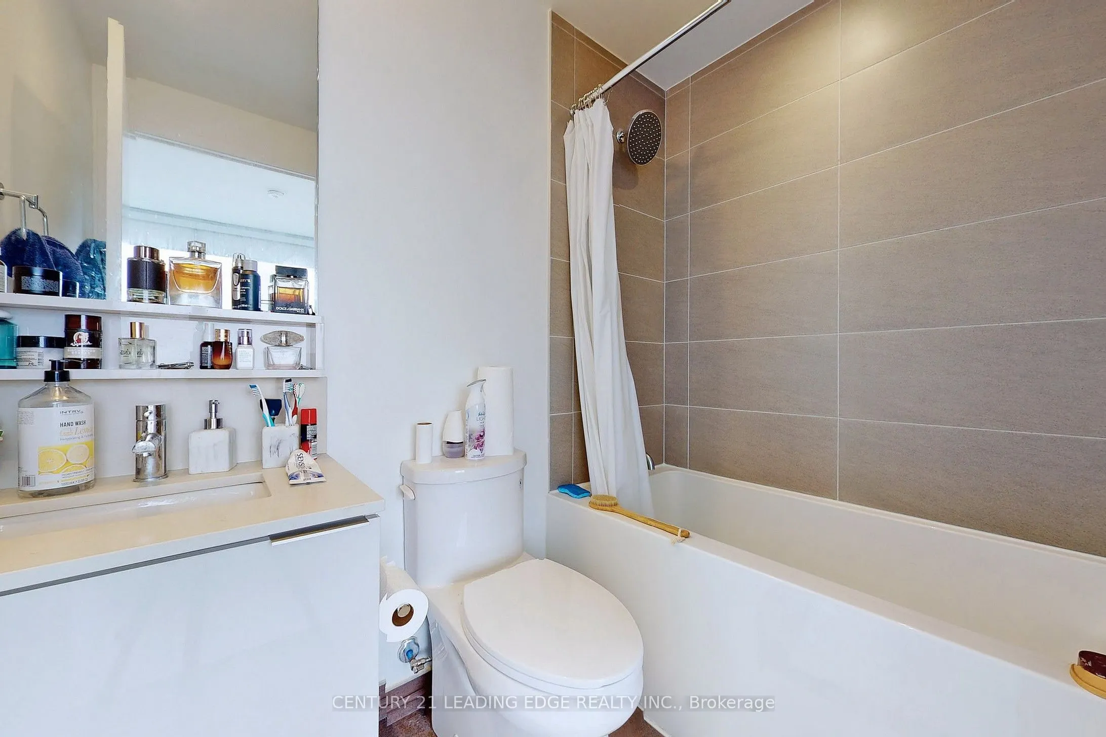 950 Portage Parkway, #4102
