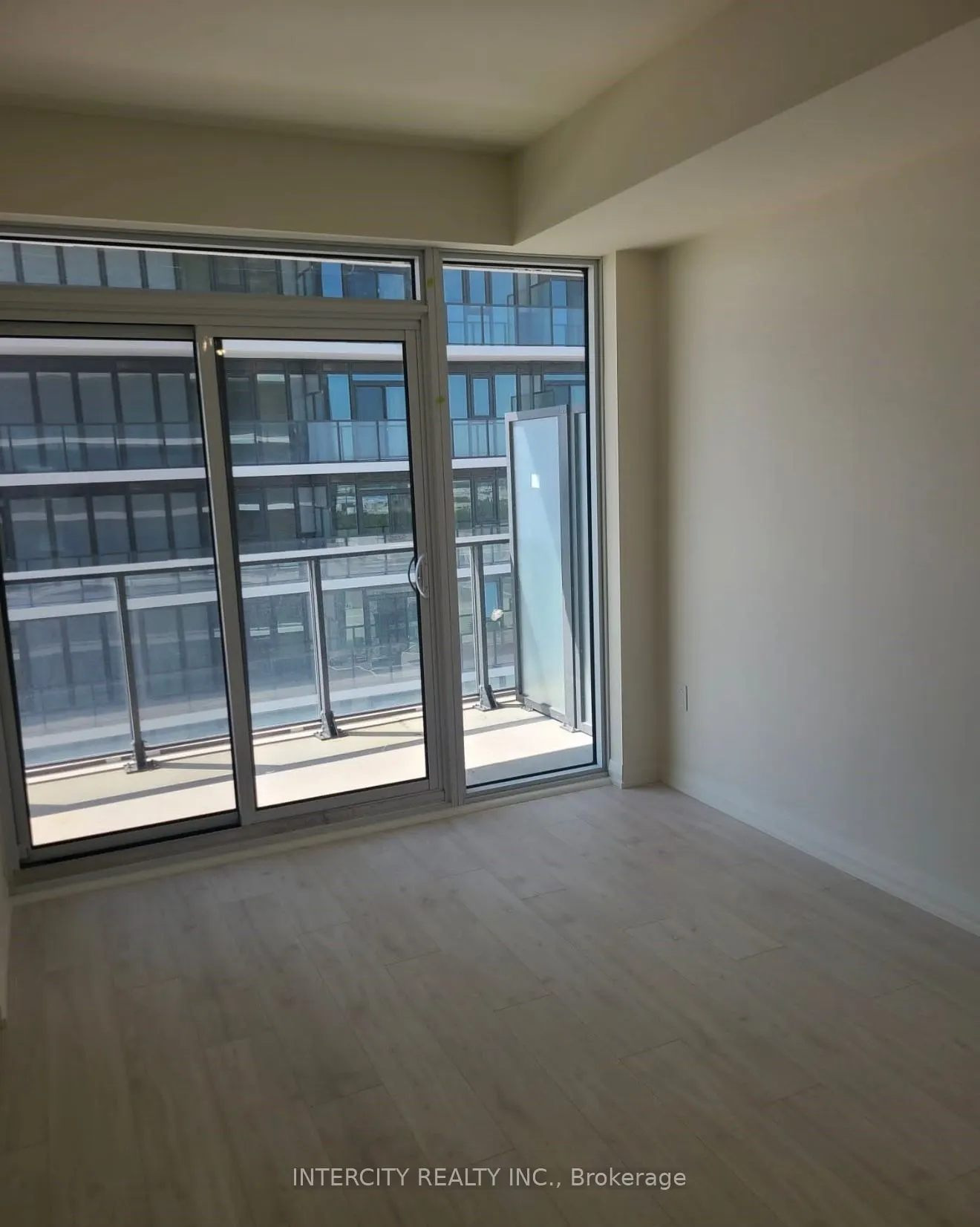 9000 Jane Street, #1406