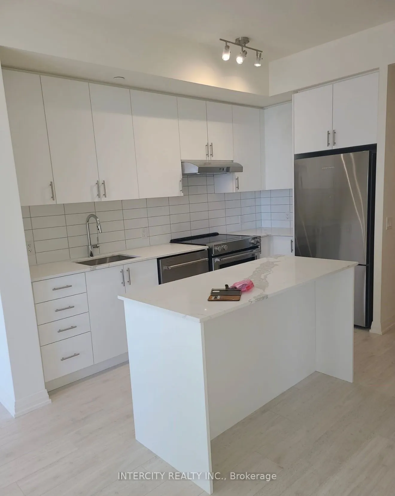 9000 Jane Street, #1406