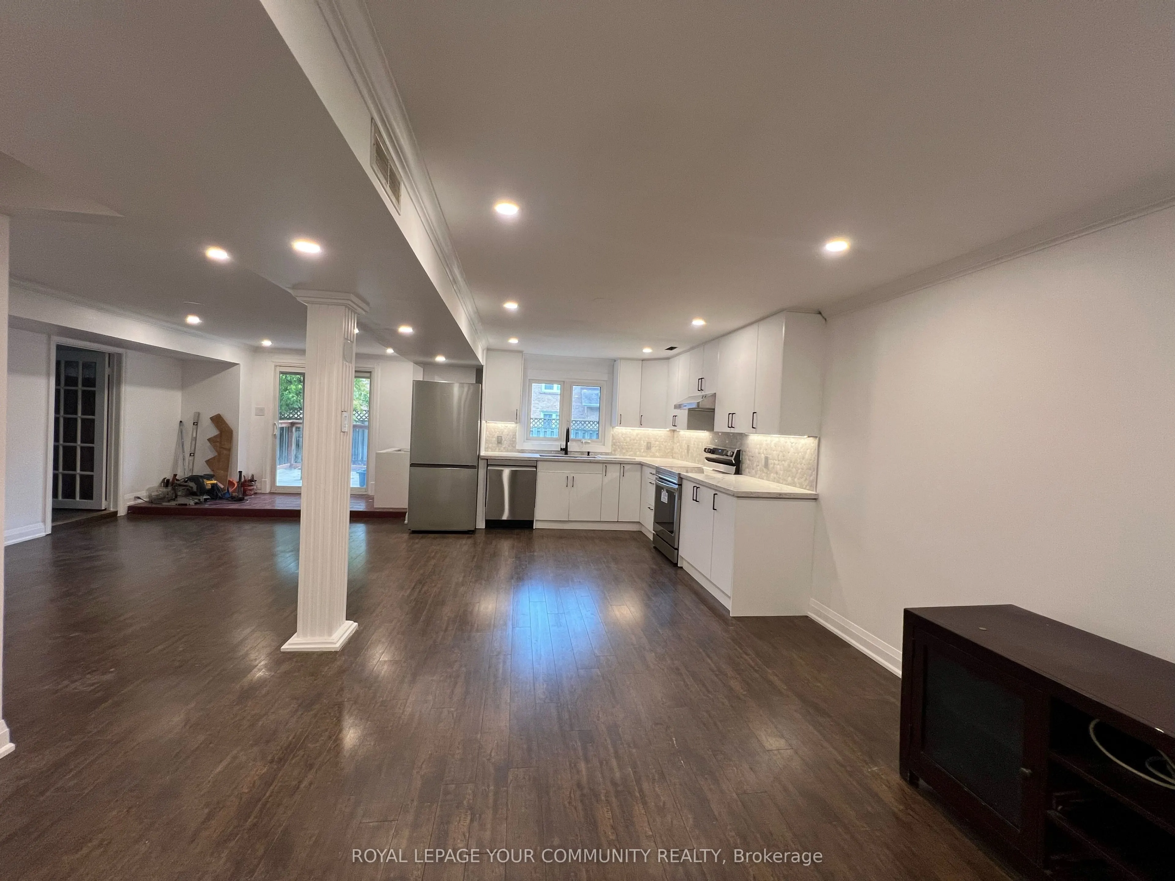 17 Hyde Park Drive S, #BASEMENT