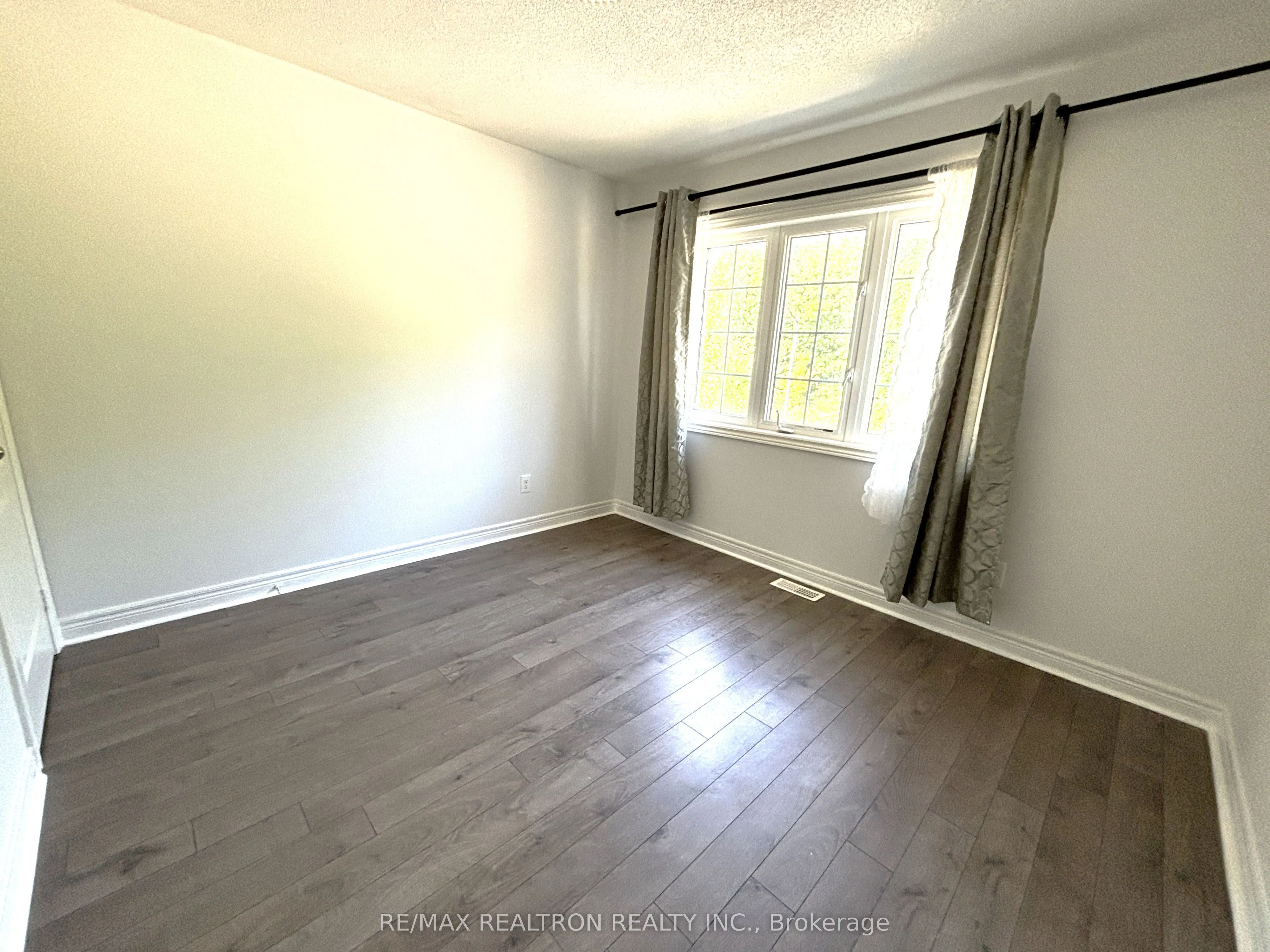 511 William Forster Road