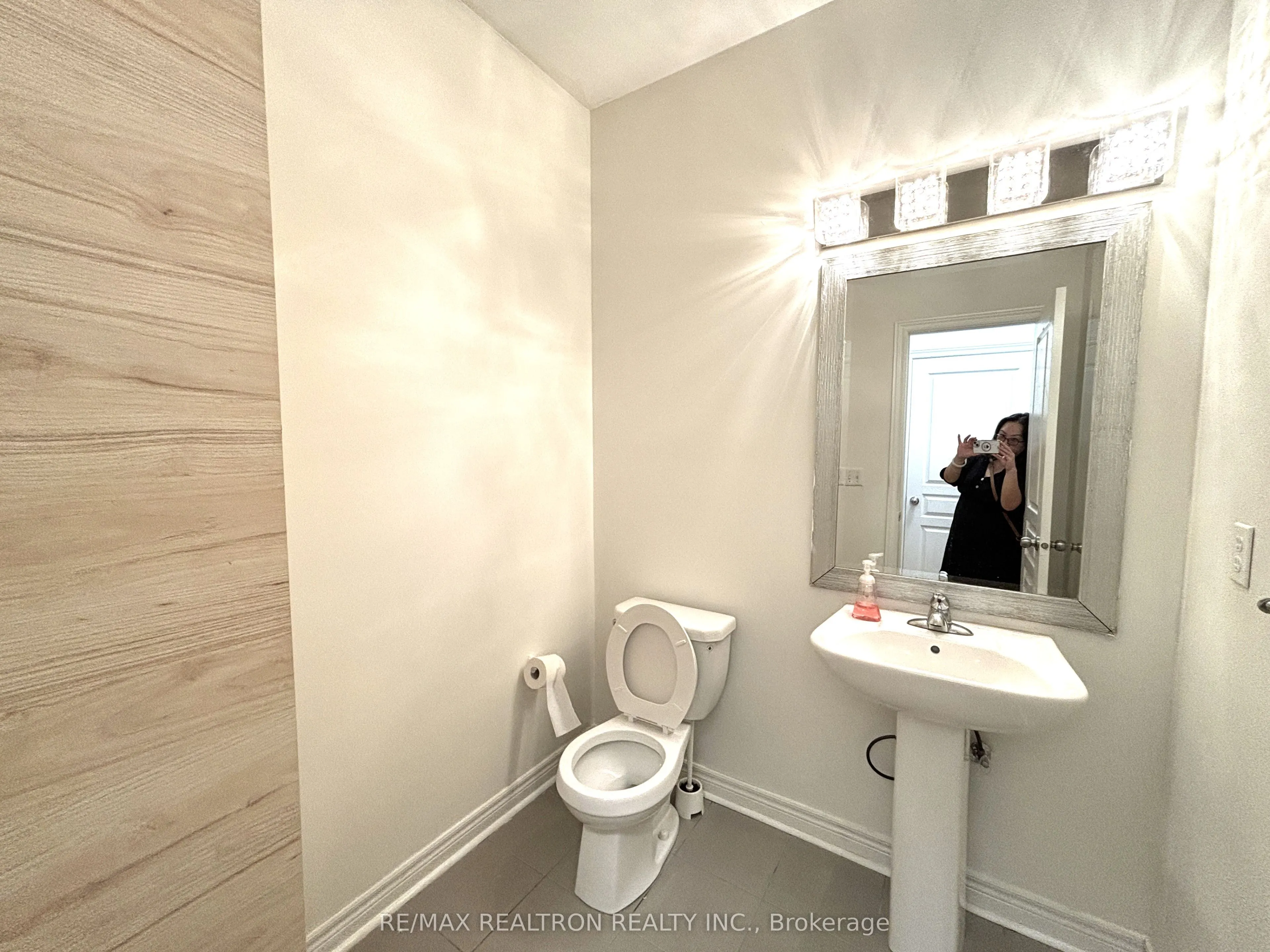 511 William Forster Road