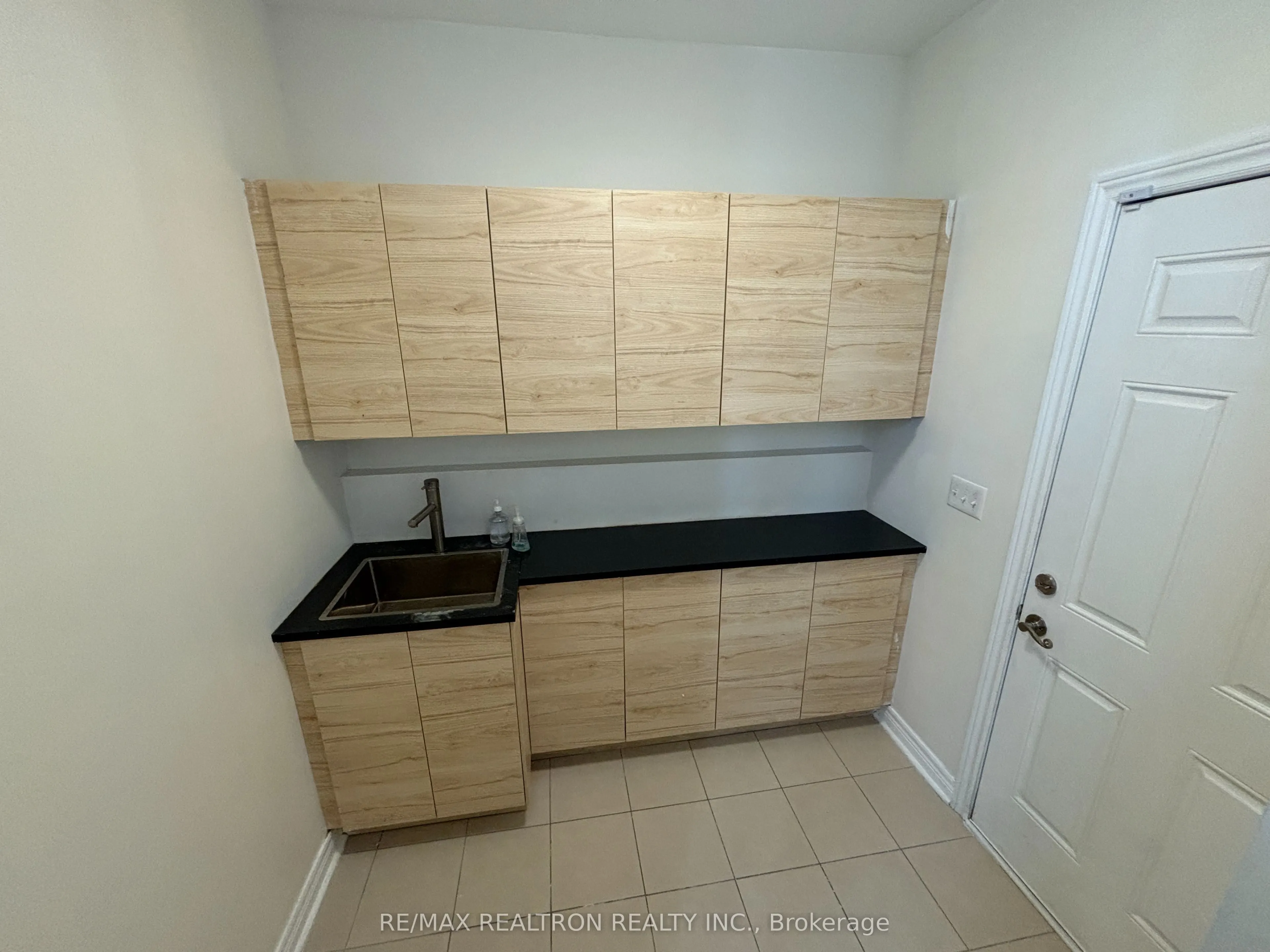 511 William Forster Road