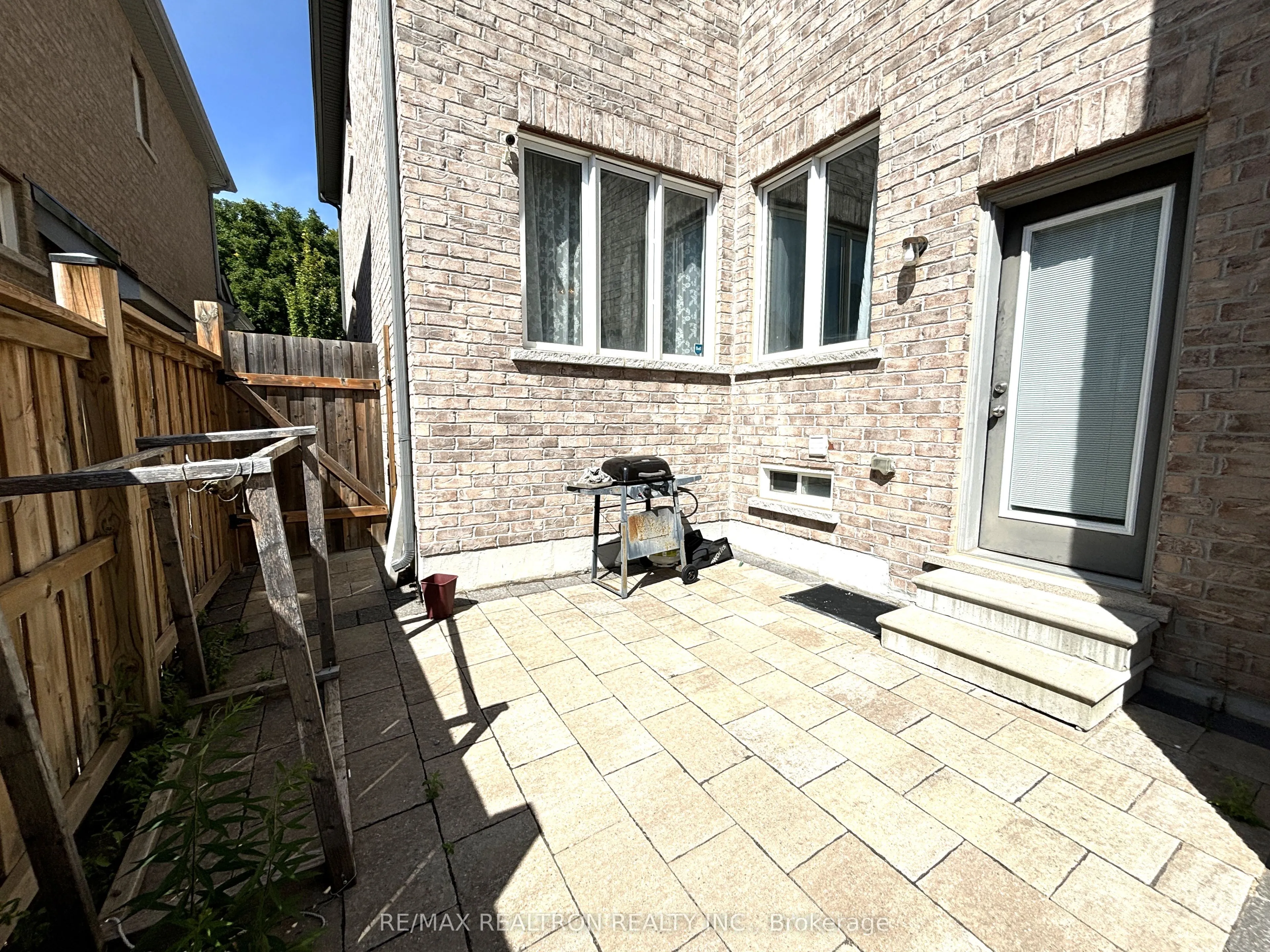 511 William Forster Road