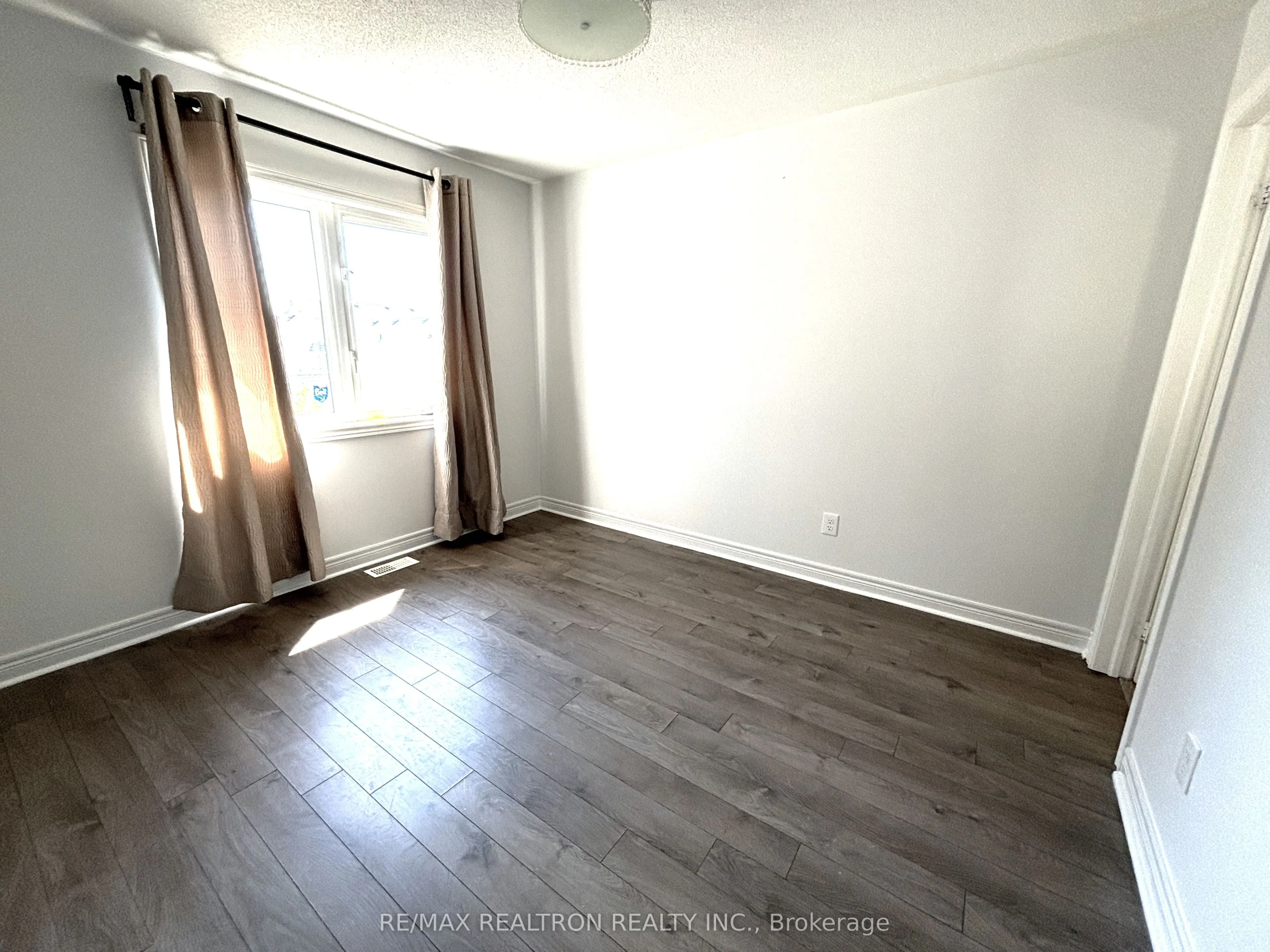 511 William Forster Road