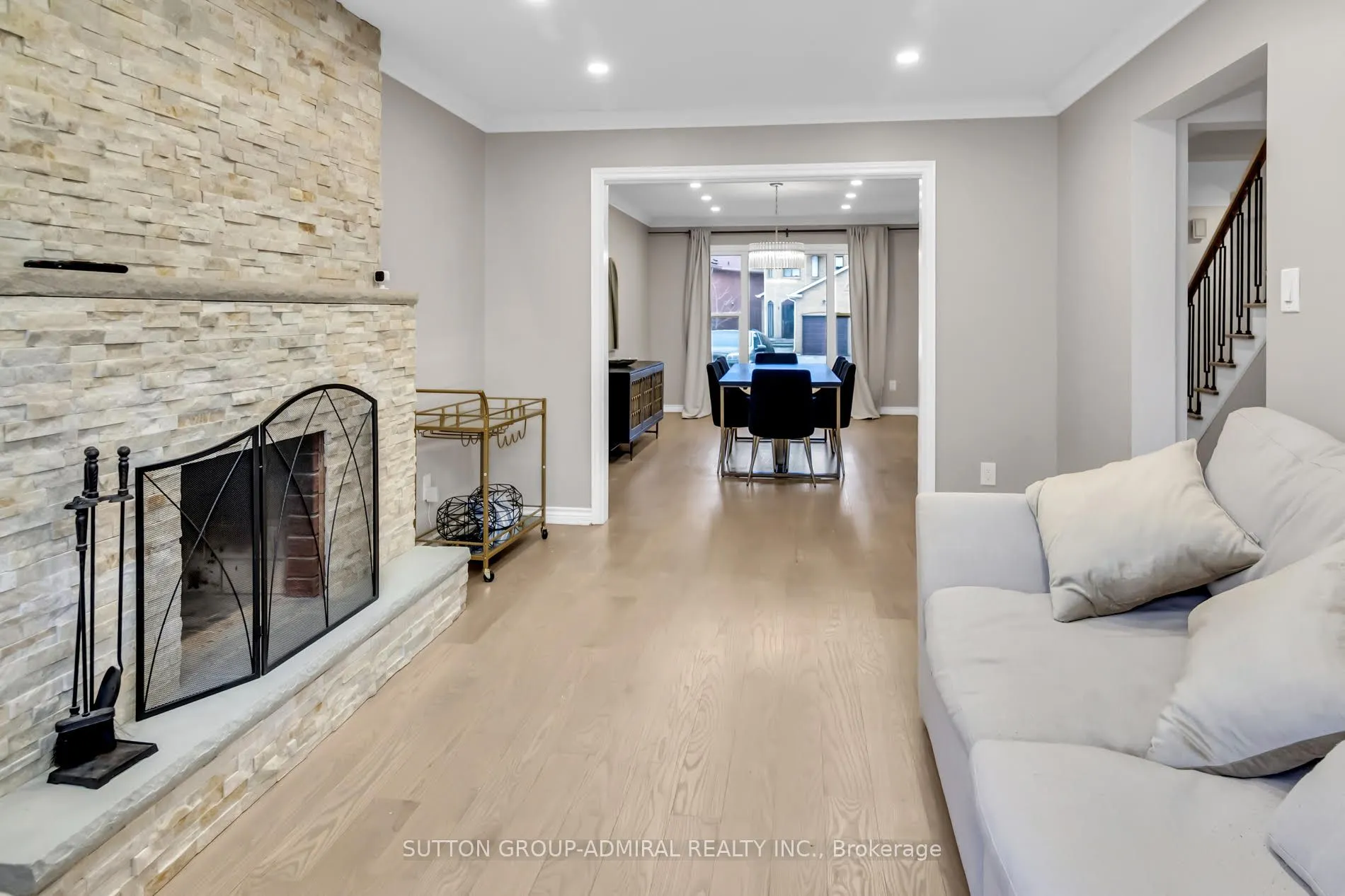 119 Mccabe Crescent, #Main & 2nd