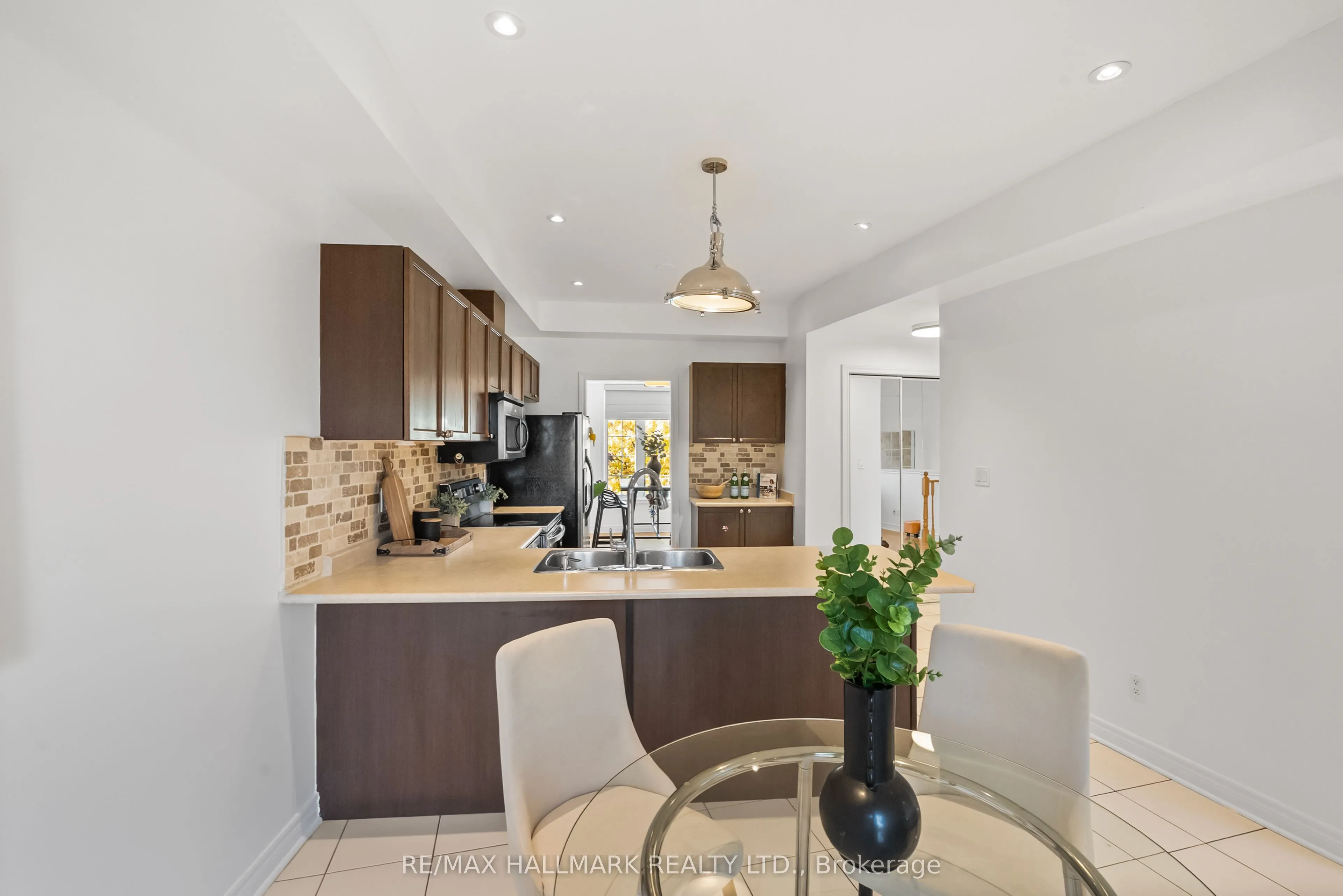 30 Greensborough Village Circle