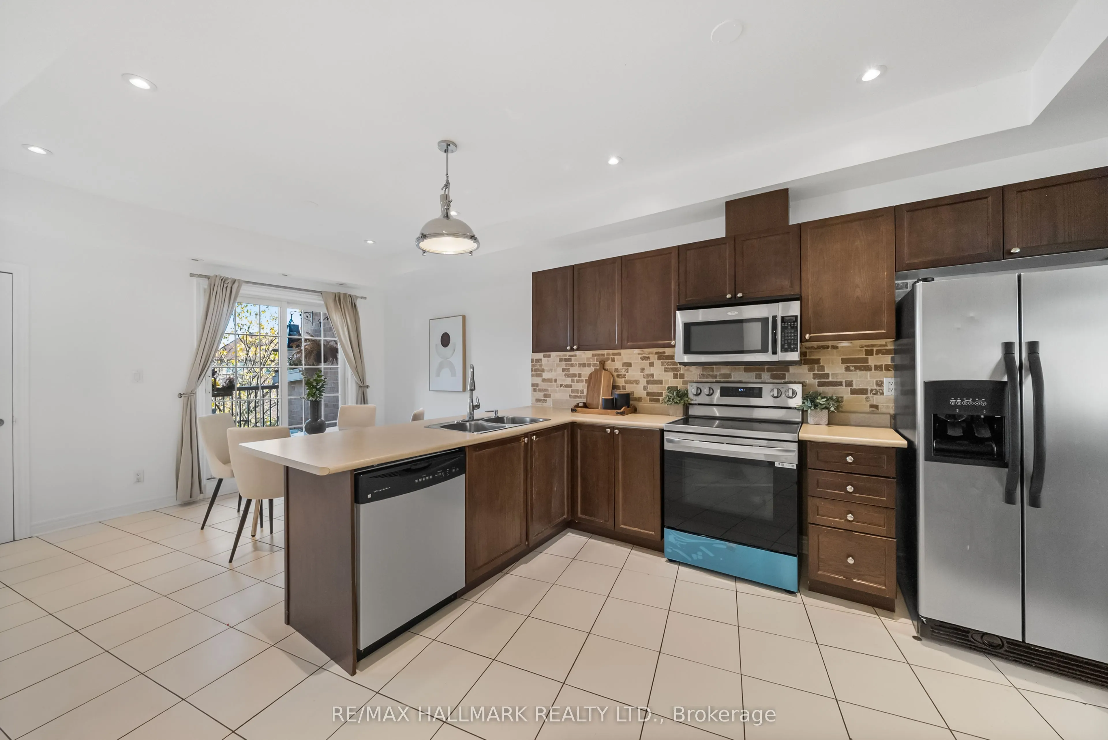 30 Greensborough Village Circle