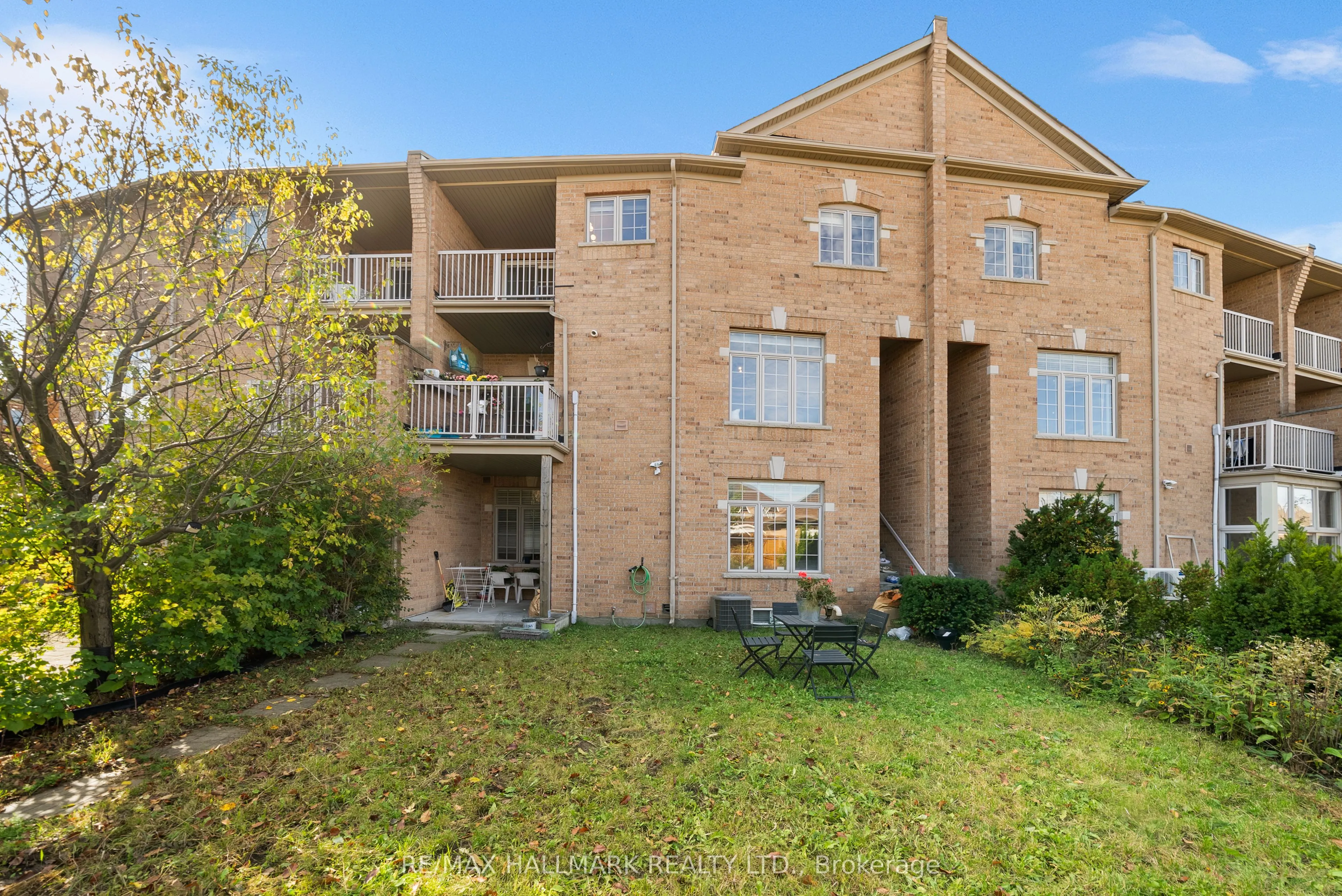 30 Greensborough Village Circle