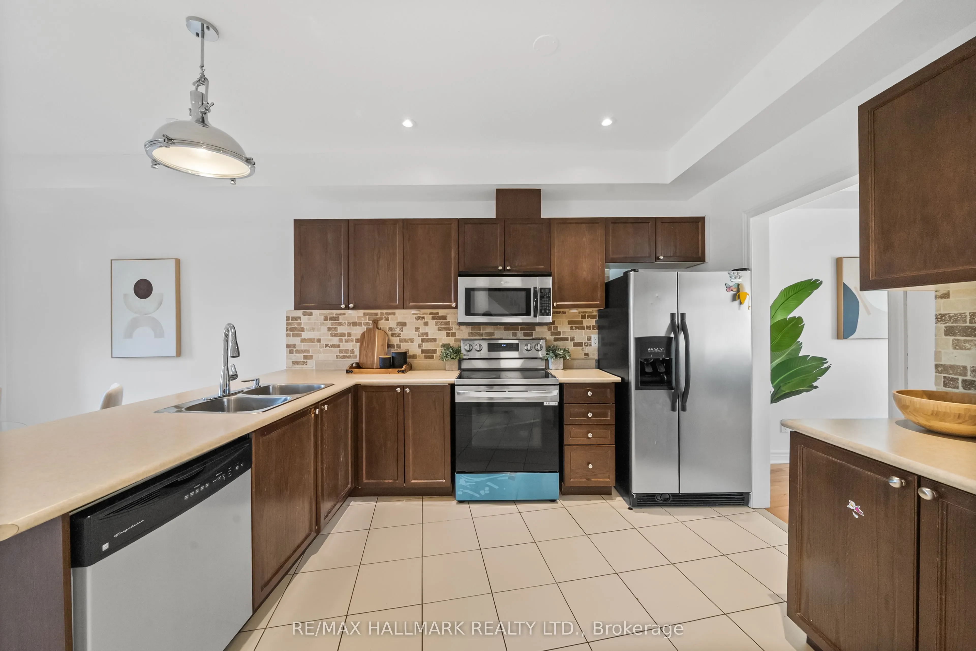 30 Greensborough Village Circle