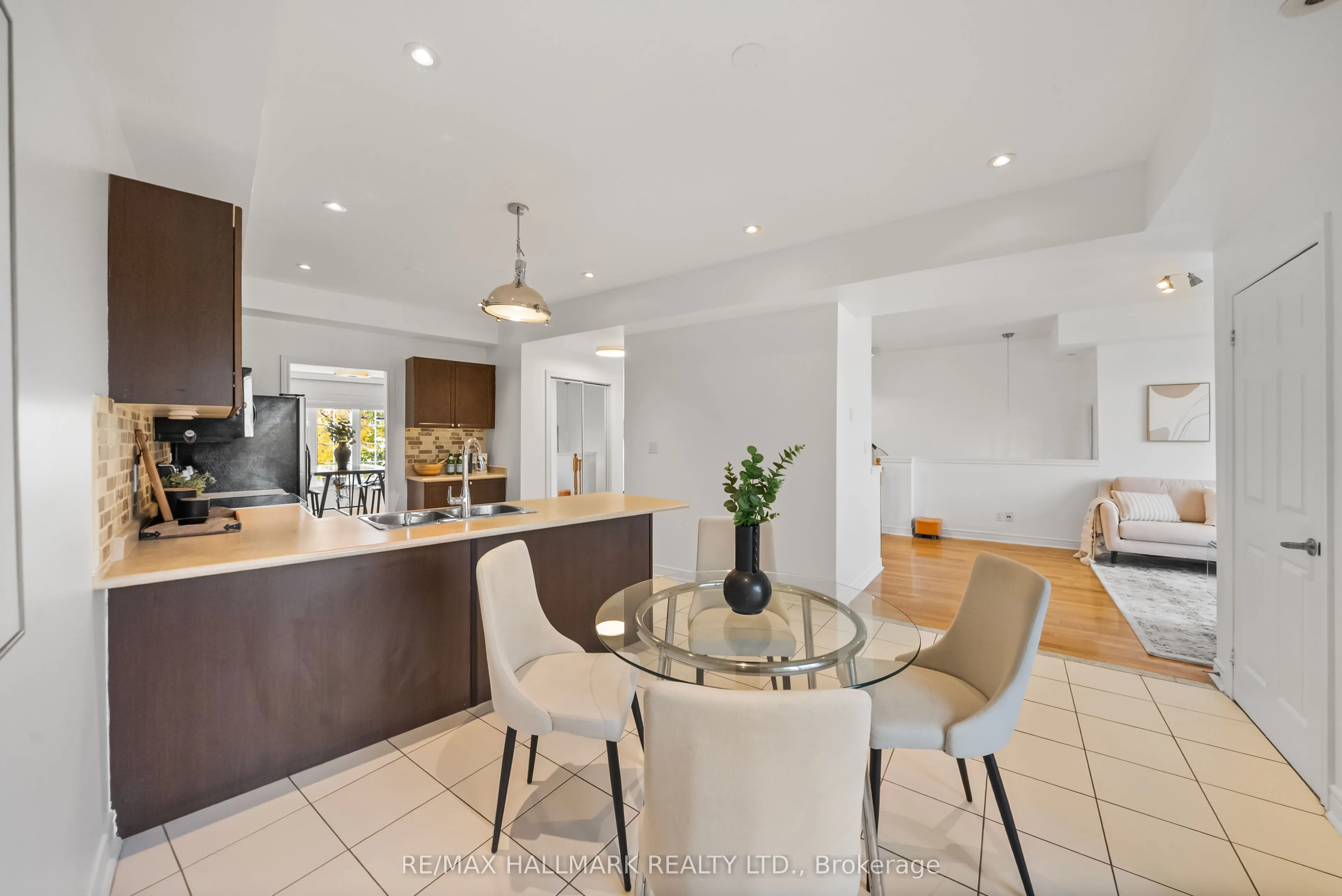 30 Greensborough Village Circle
