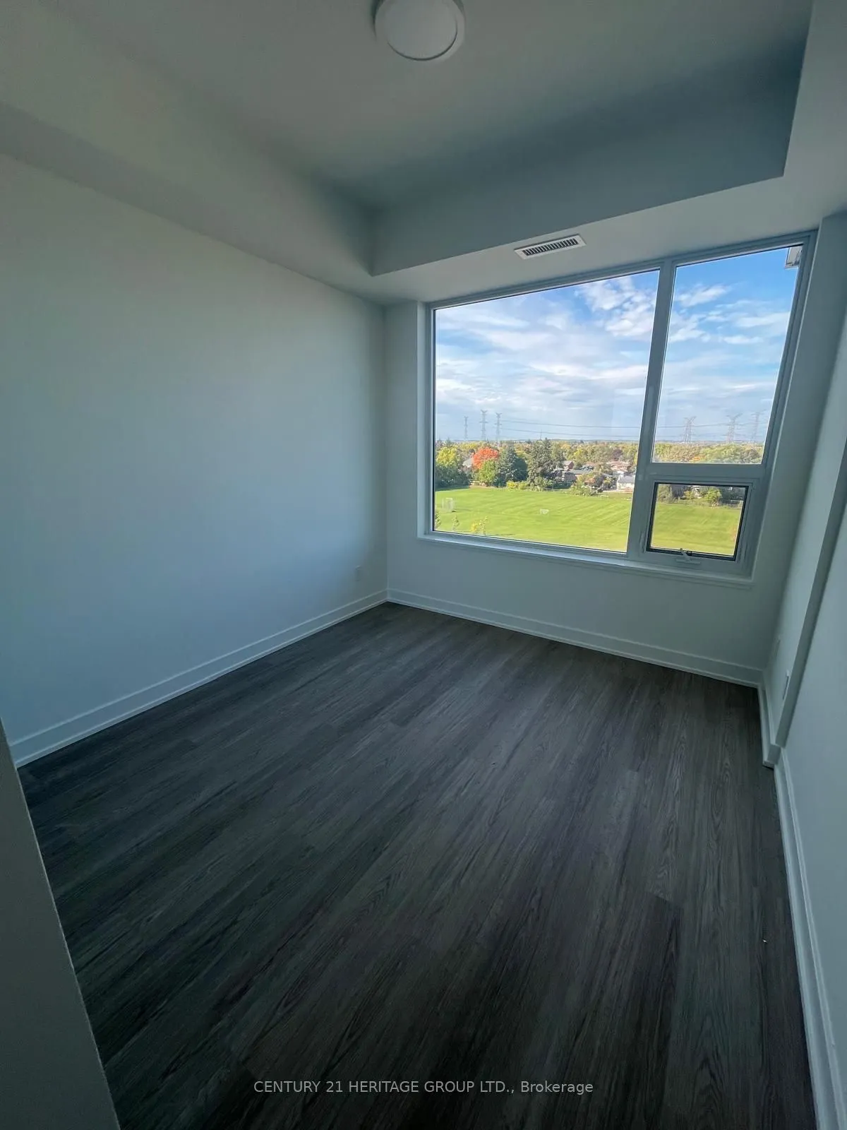 8188 Yonge Street, #806
