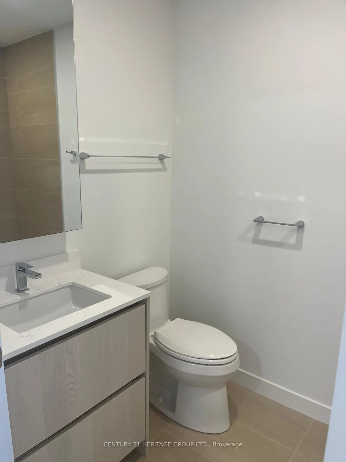 8188 Yonge Street, #806