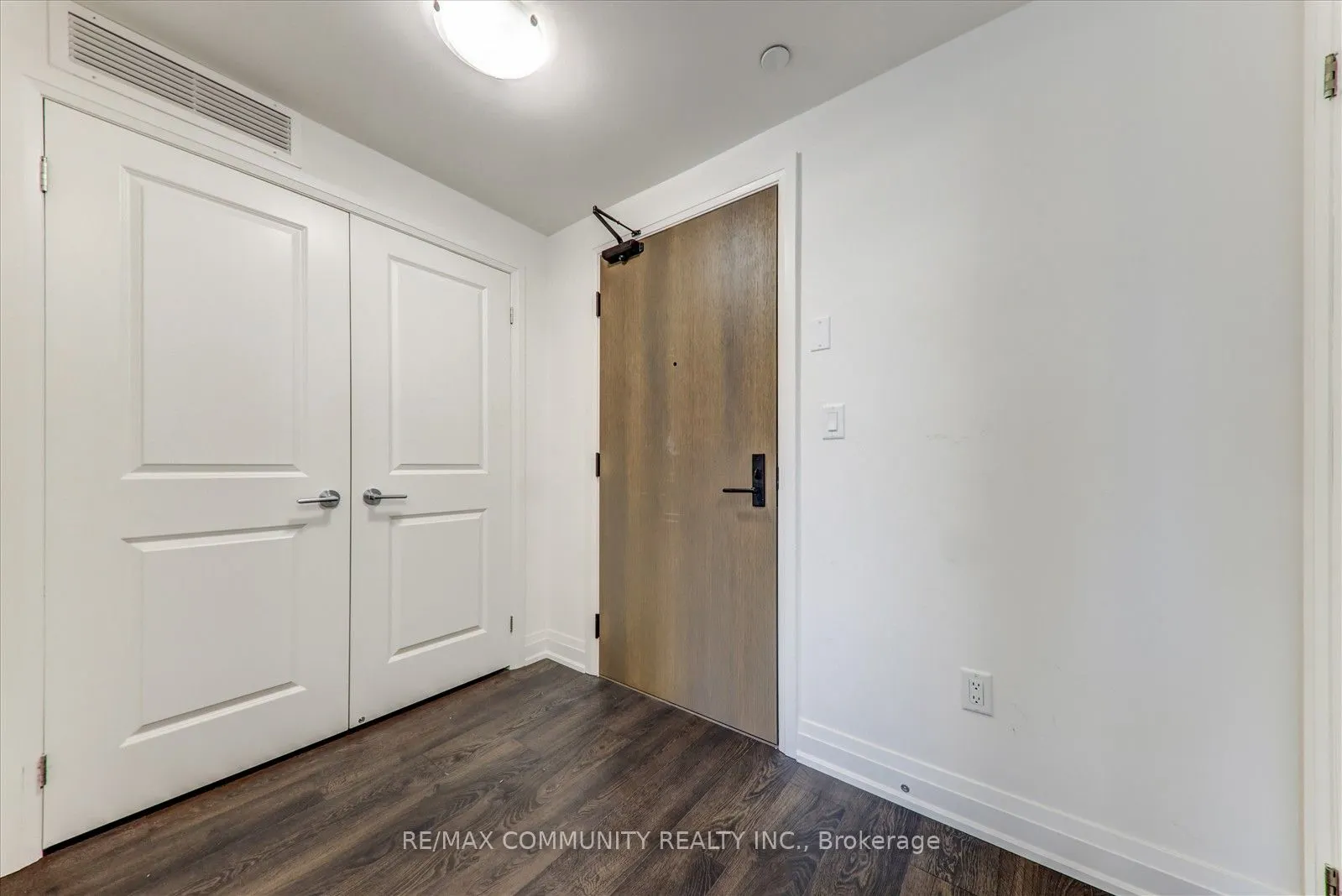 9700 Ninth Line, #605