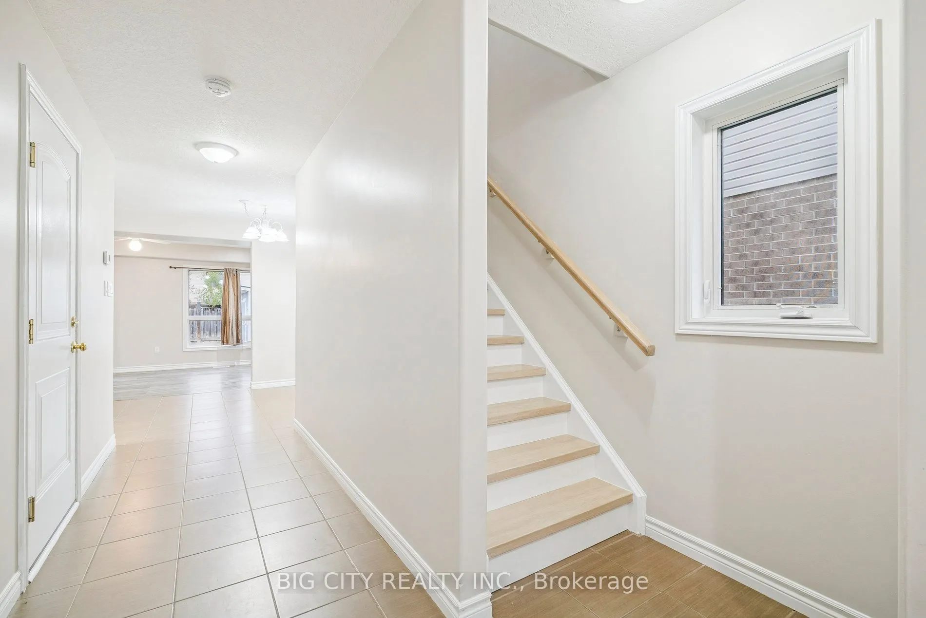62 Quigley Street N