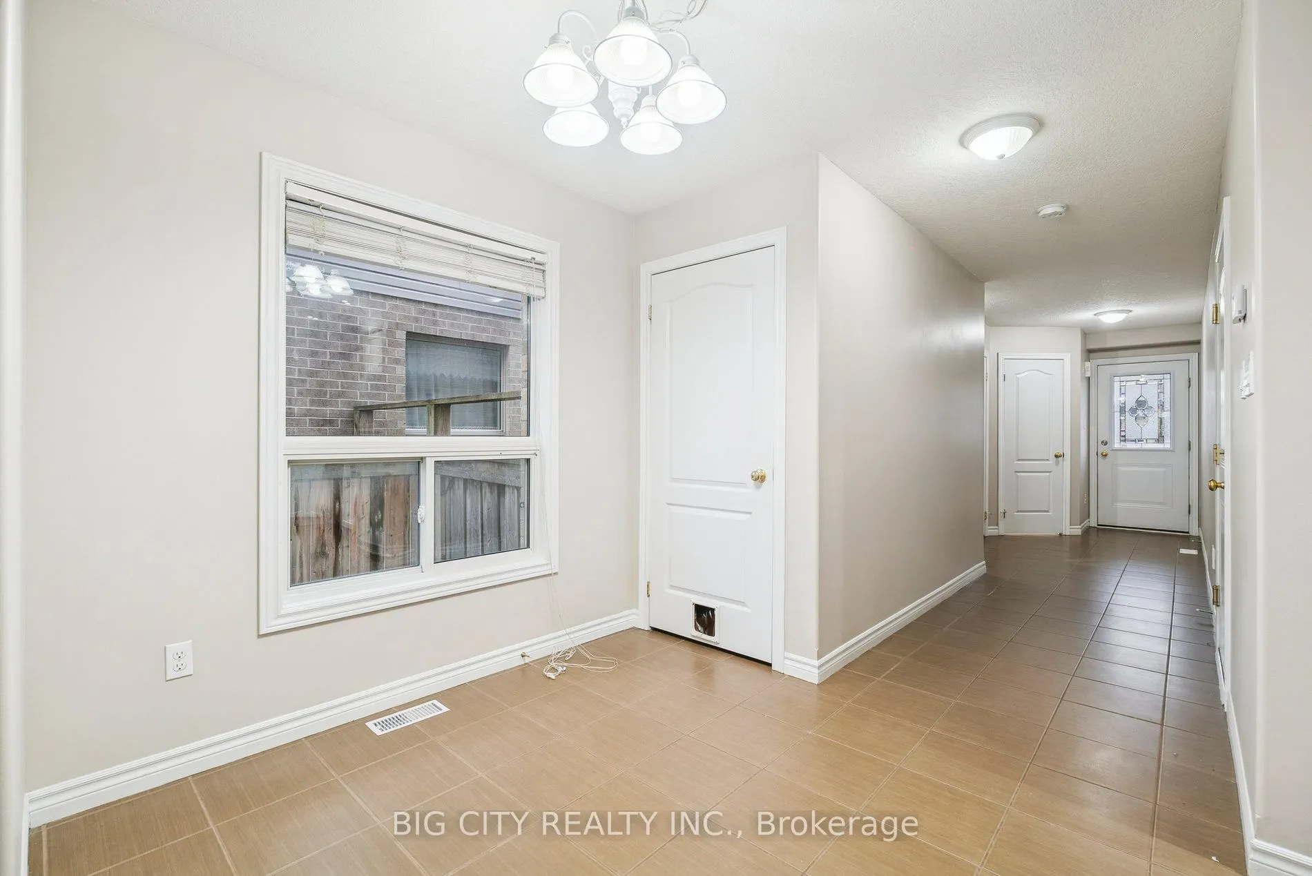 62 Quigley Street N