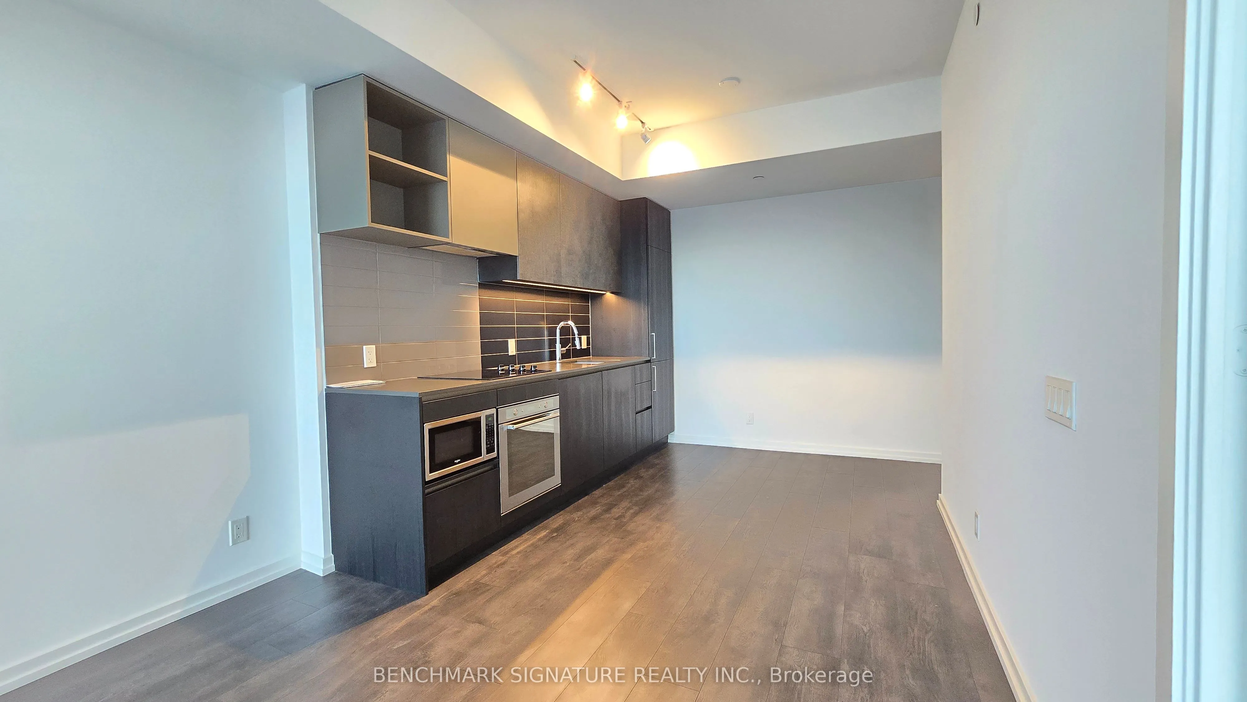 1000 Portage Parkway, #4202