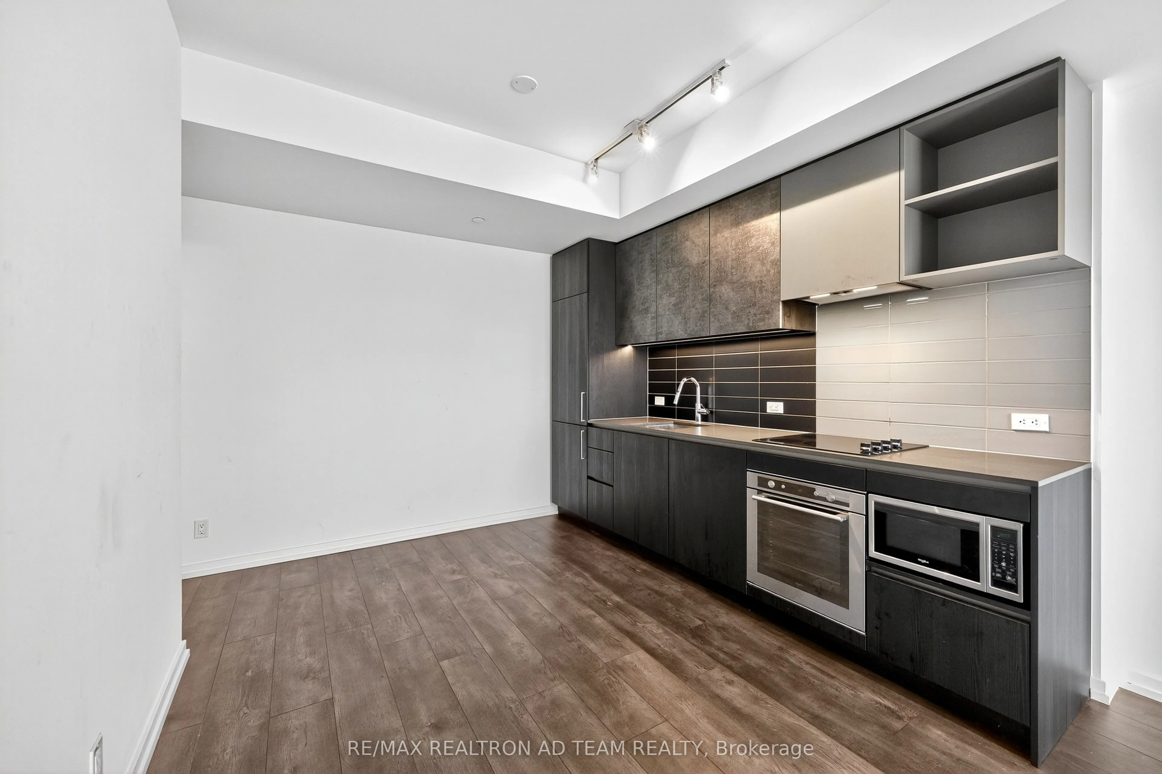 1000 Portage Parkway, #1901