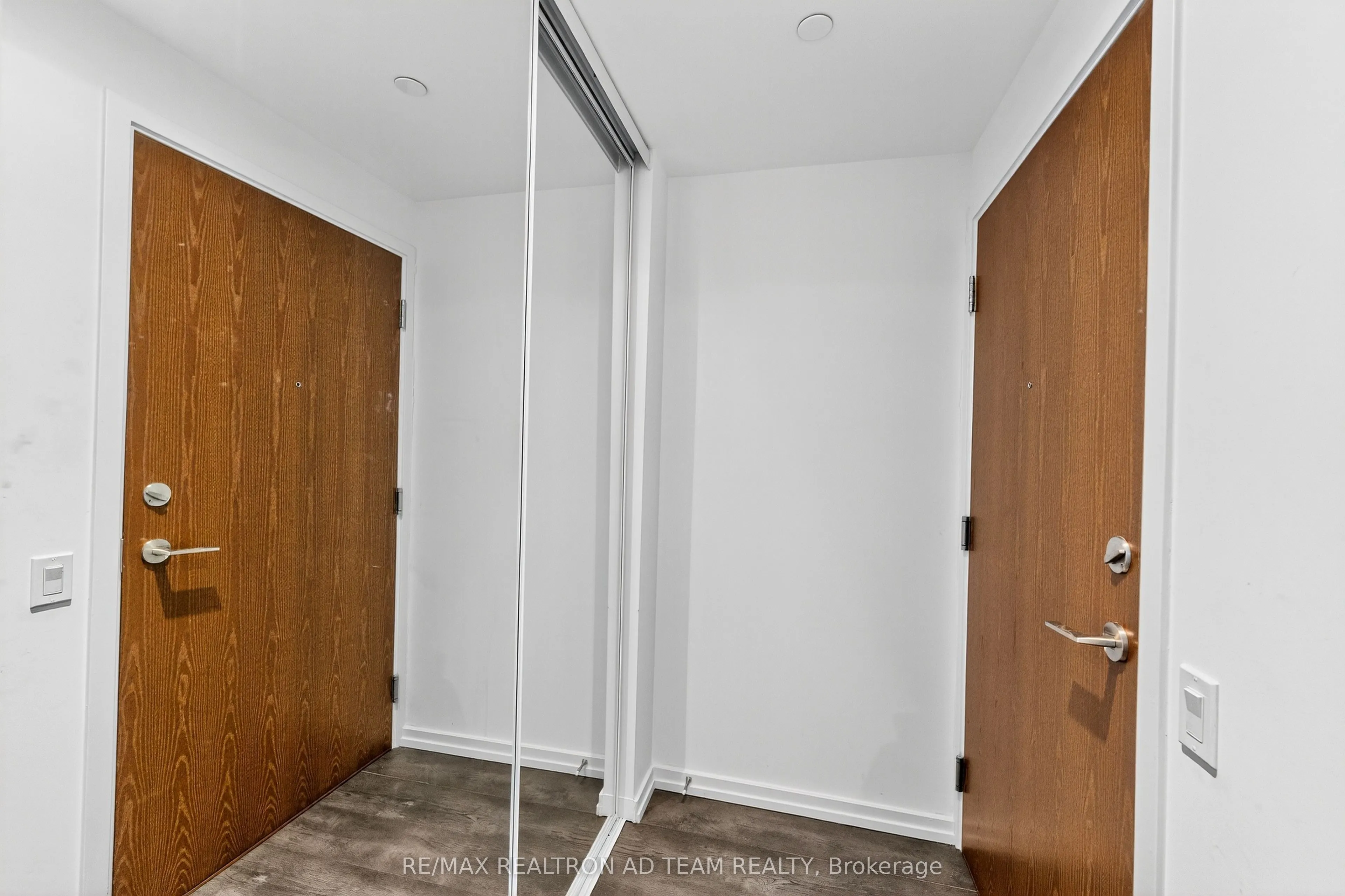 1000 Portage Parkway, #1901