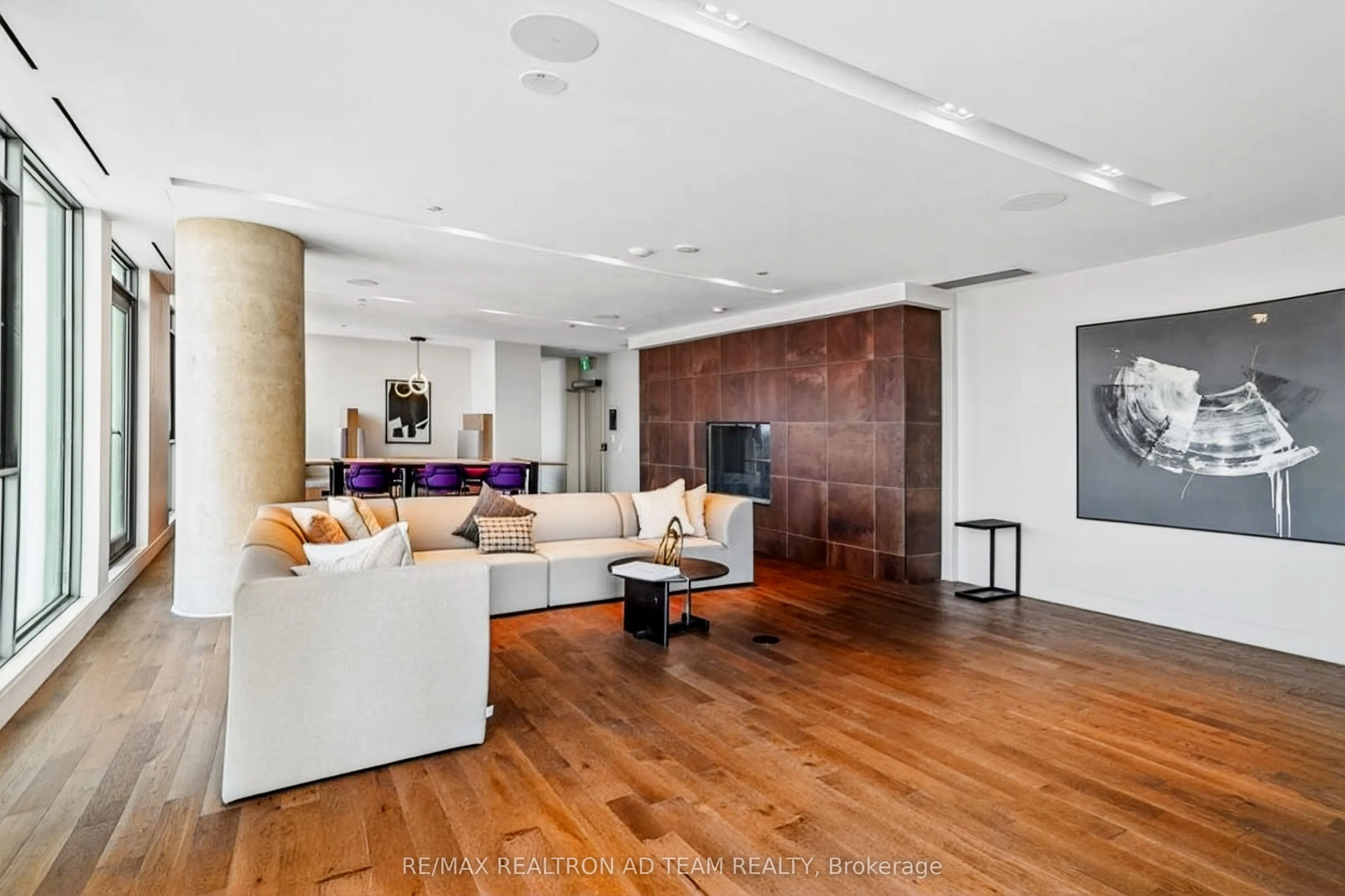 1000 Portage Parkway, #1901
