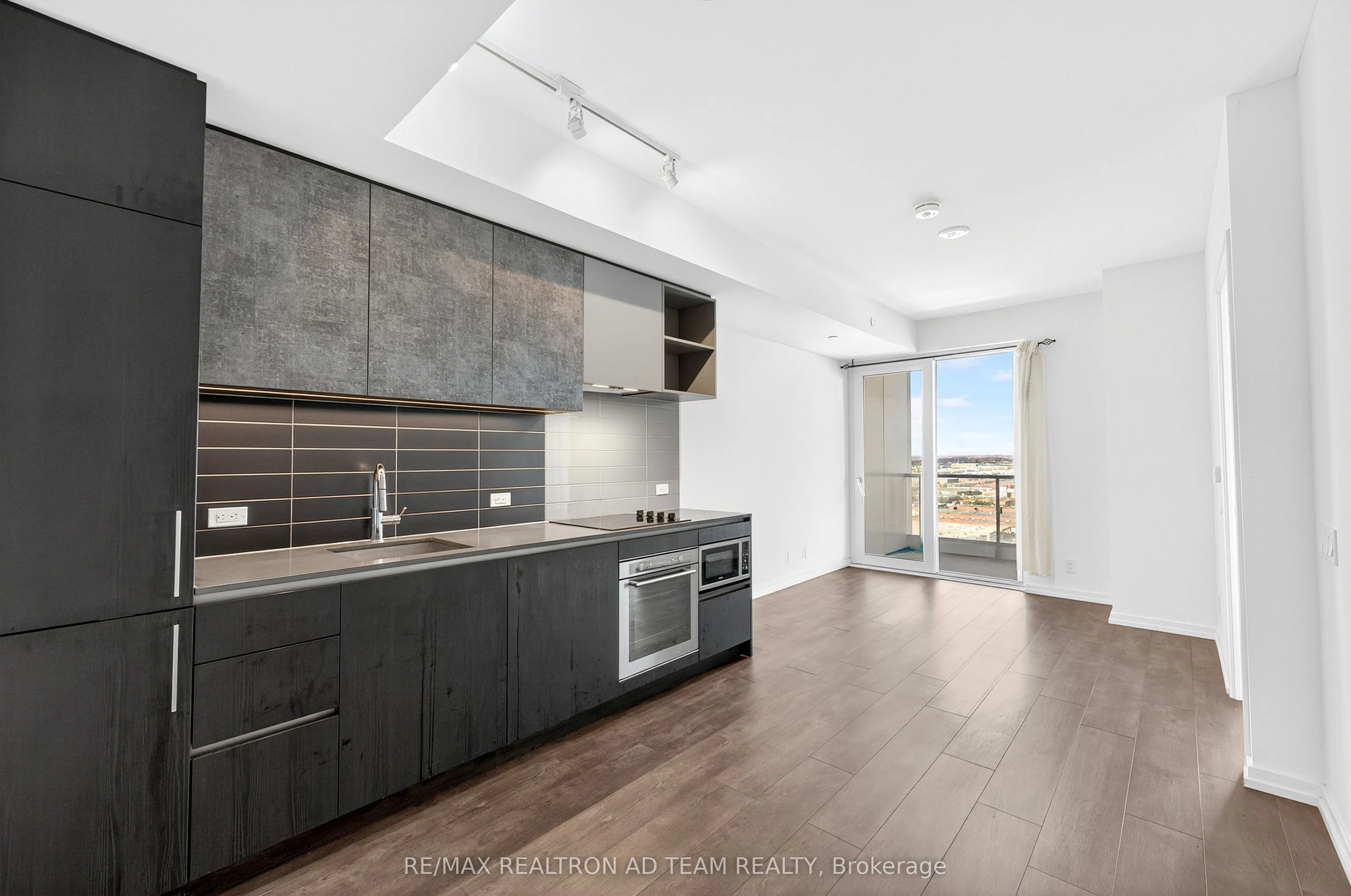 1000 Portage Parkway, #1901