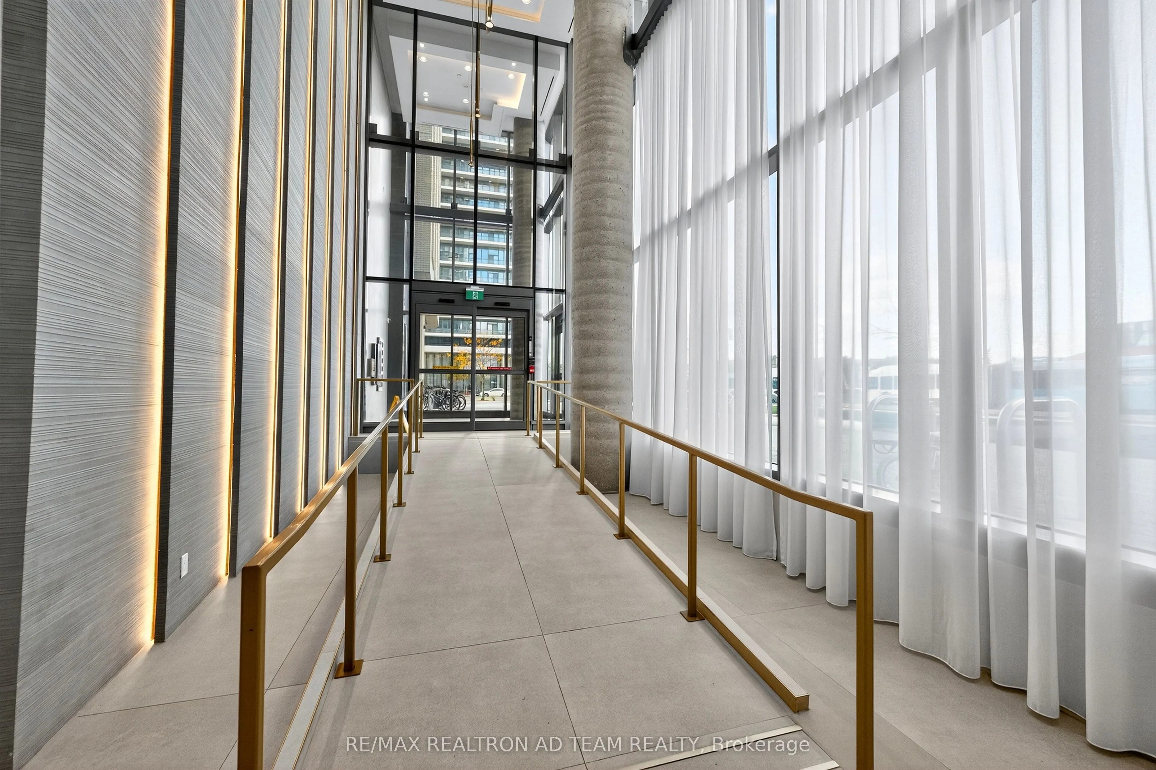 1000 Portage Parkway, #1901