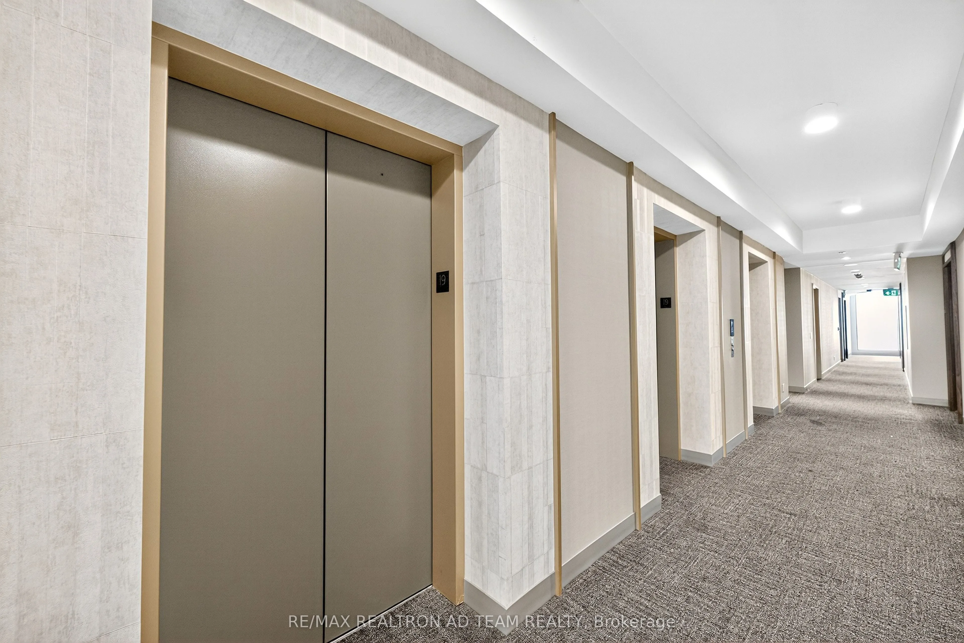 1000 Portage Parkway, #1901