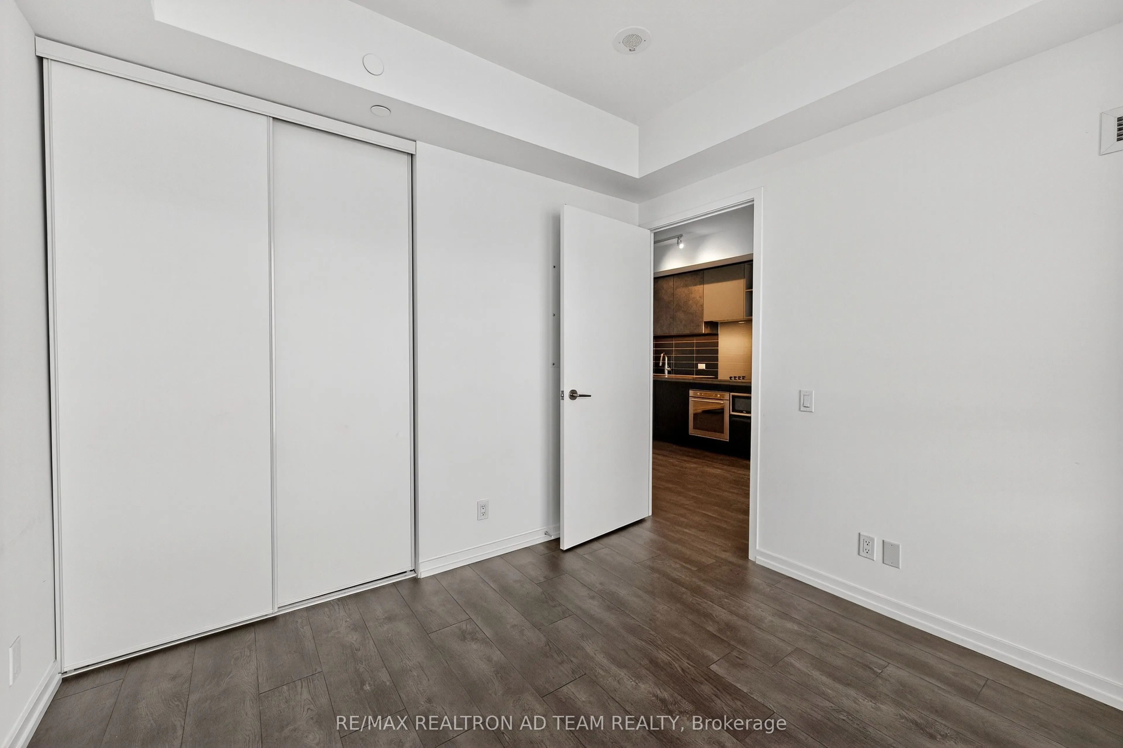 1000 Portage Parkway, #1901