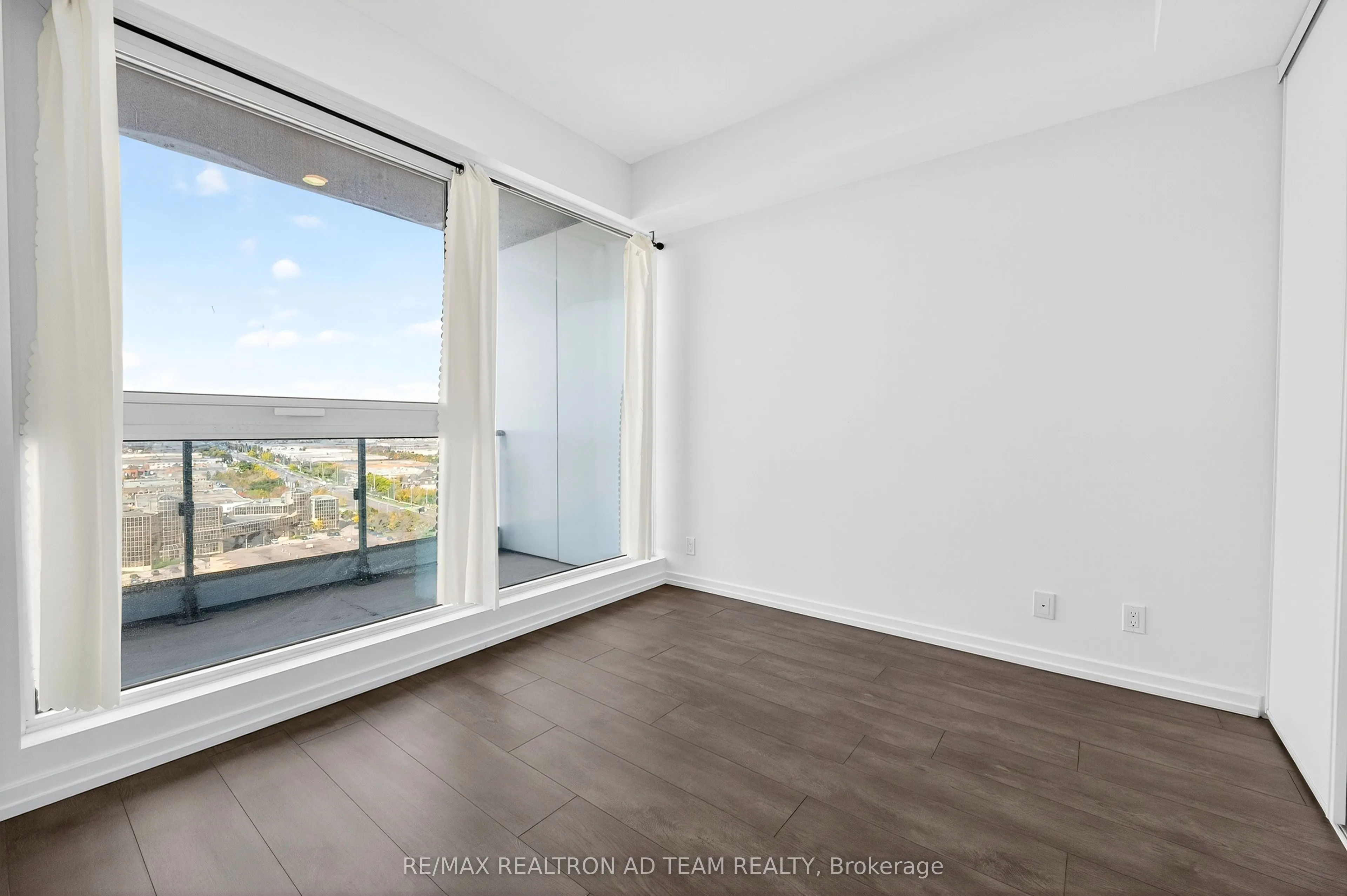 1000 Portage Parkway, #1901