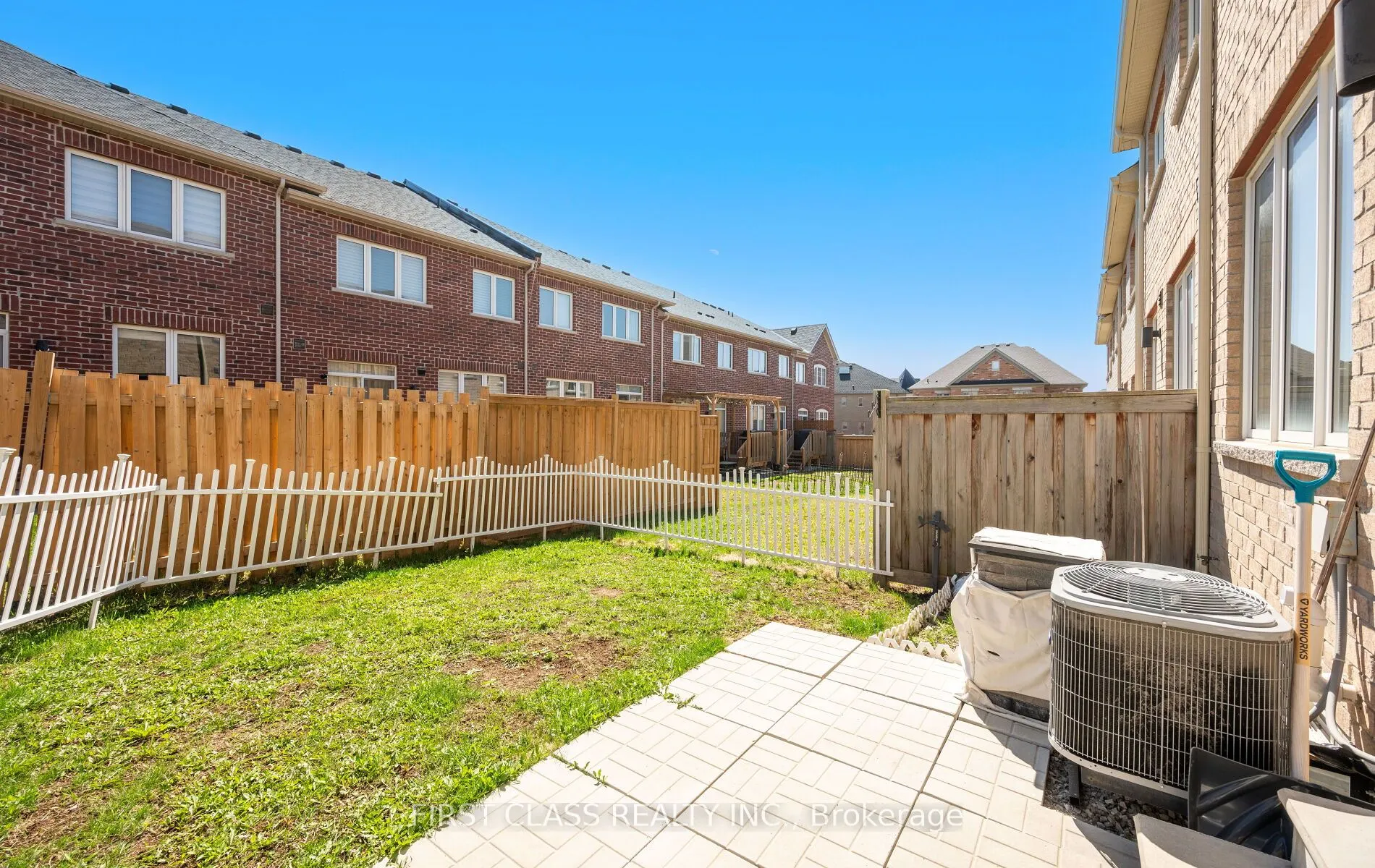 107 Knott End Crescent