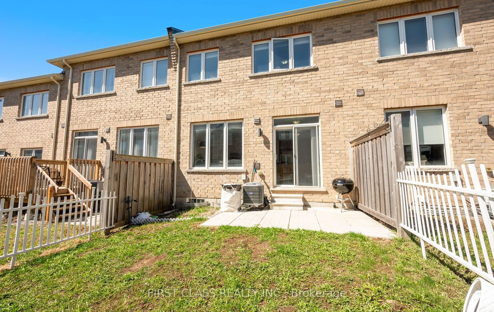 107 Knott End Crescent
