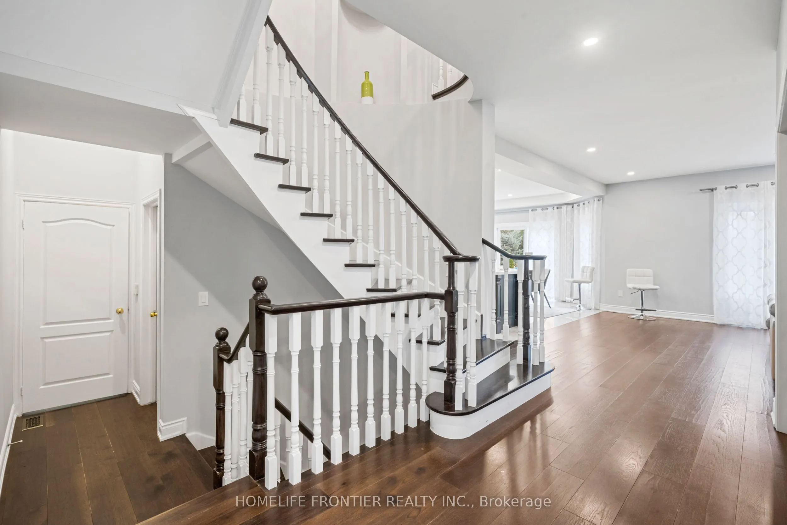 7 Edenbrook Crescent