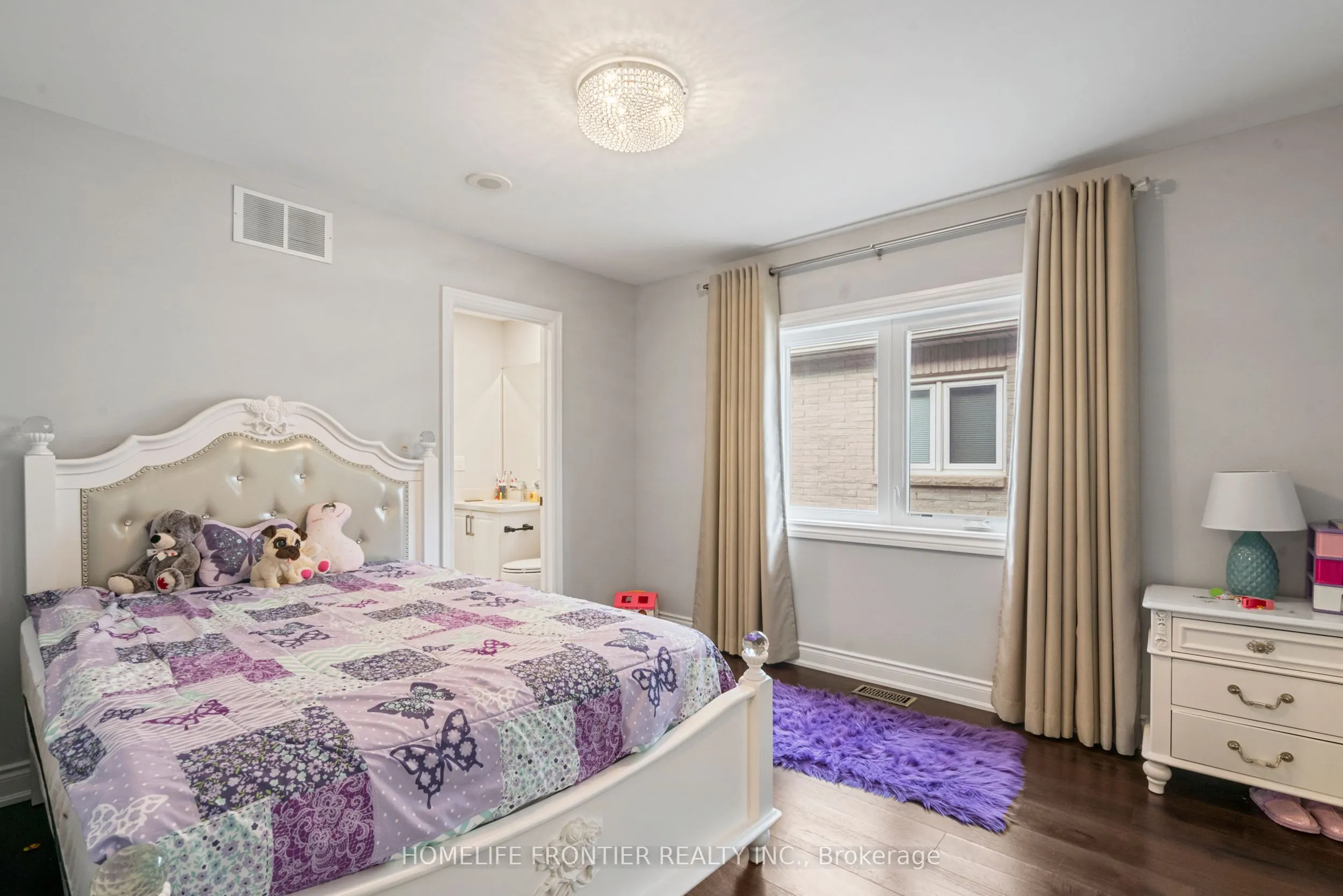 7 Edenbrook Crescent
