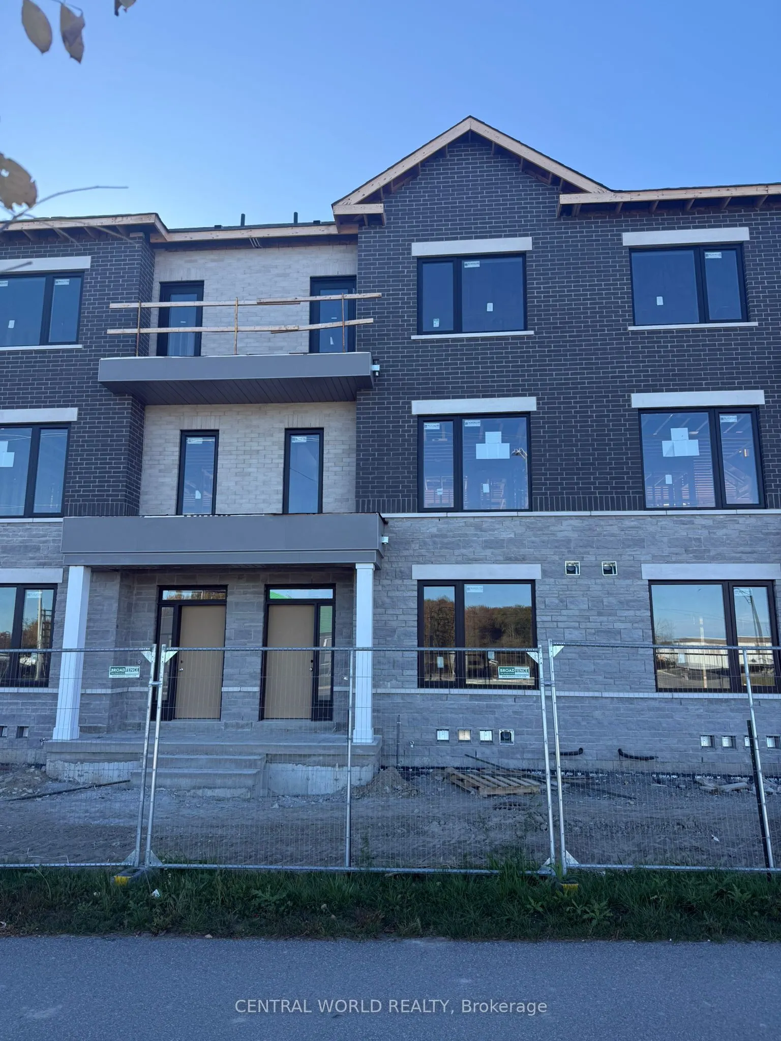 82 Grimsby Lane, #21