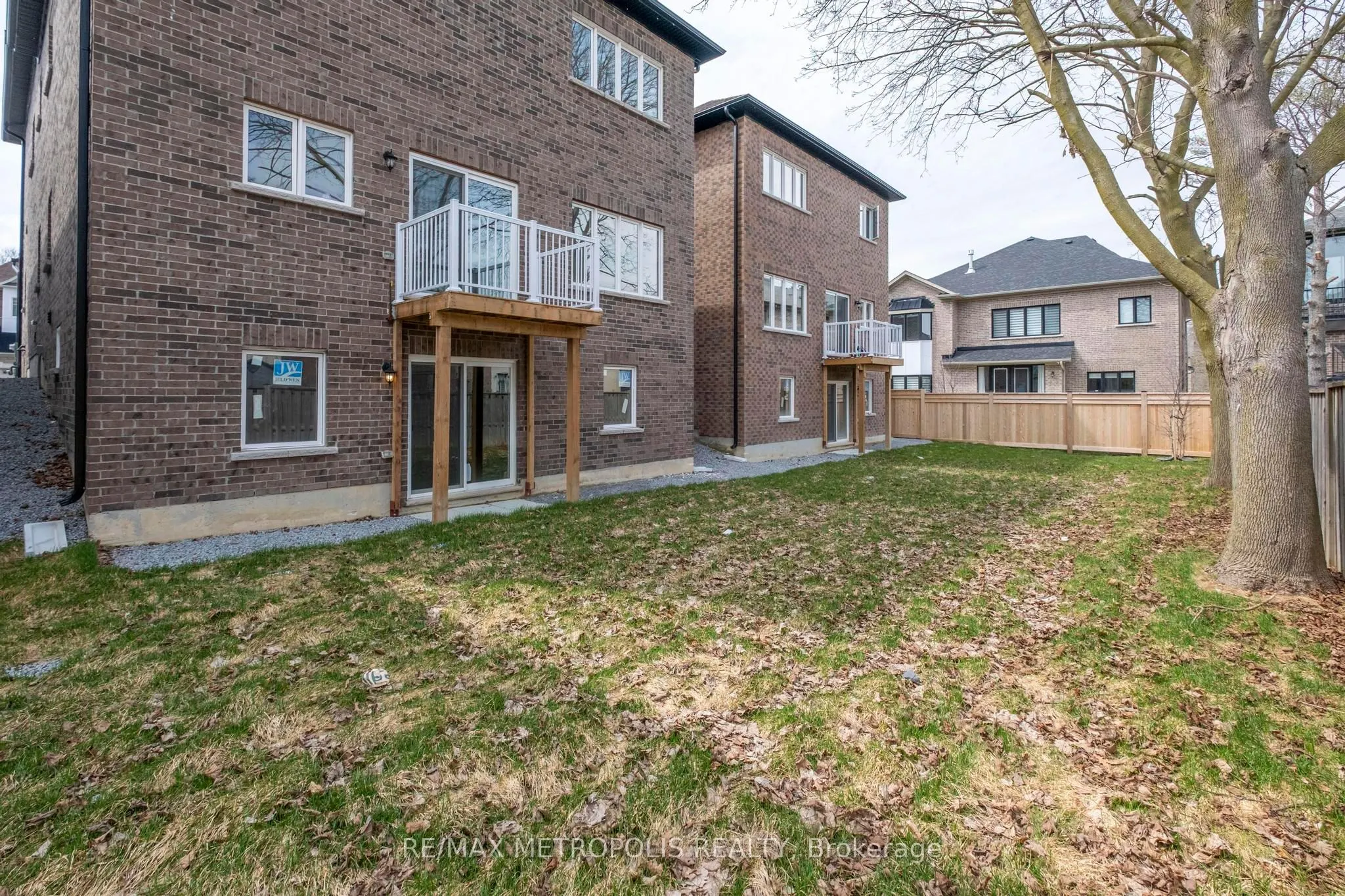 15 Seguin Street