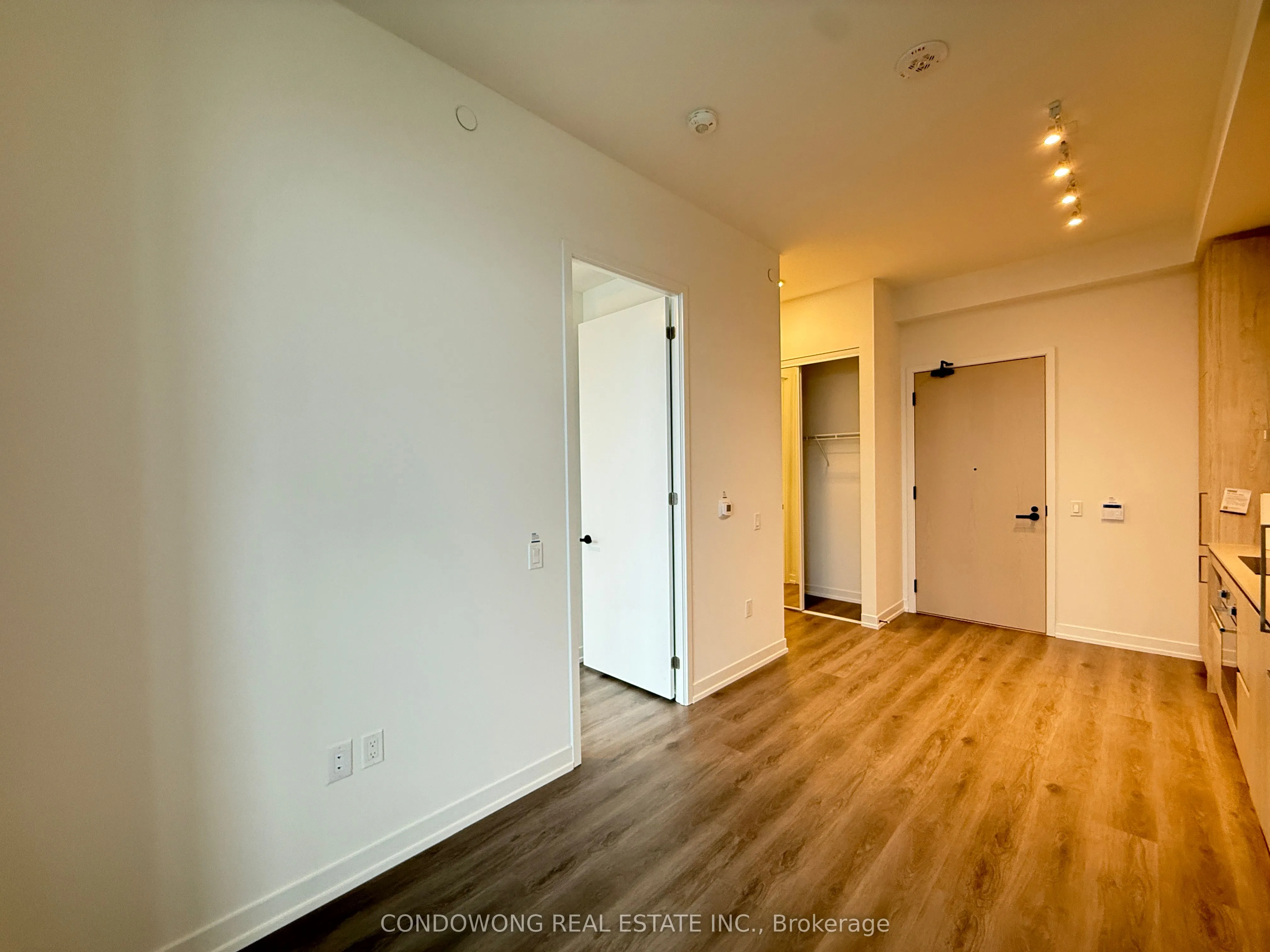 225 Commerce Street, #5811