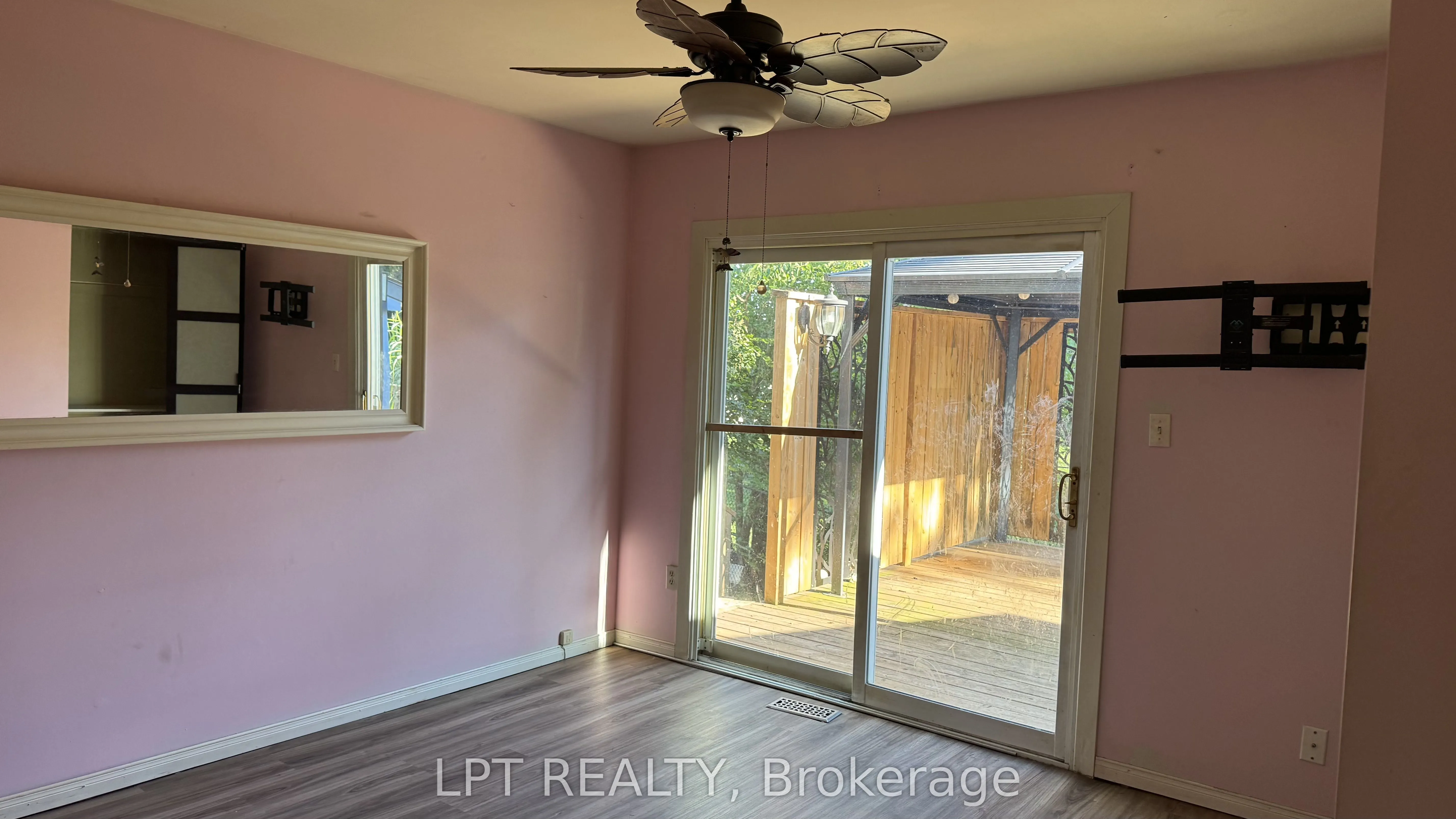 209 Sunset Crescent