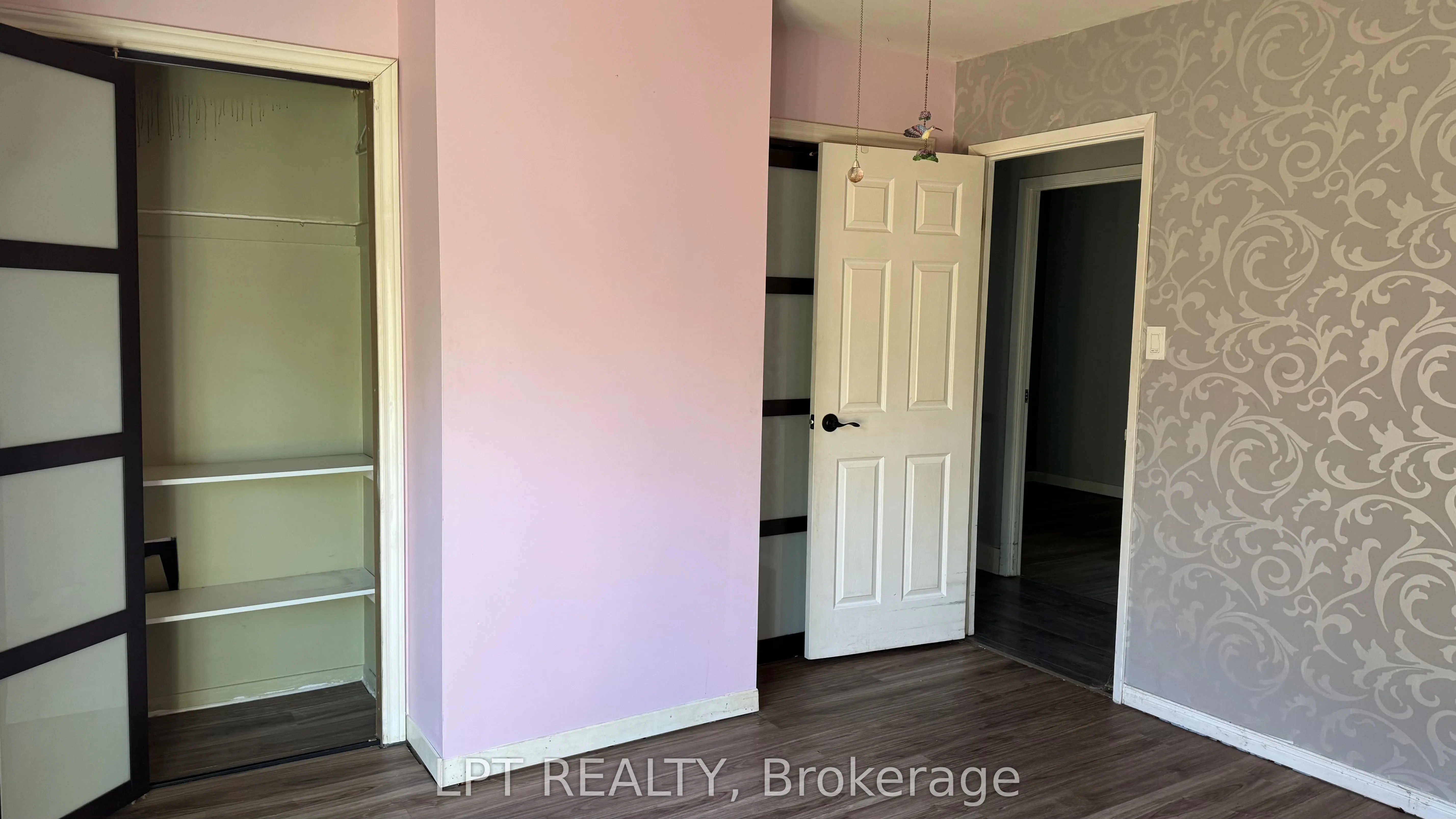 209 Sunset Crescent