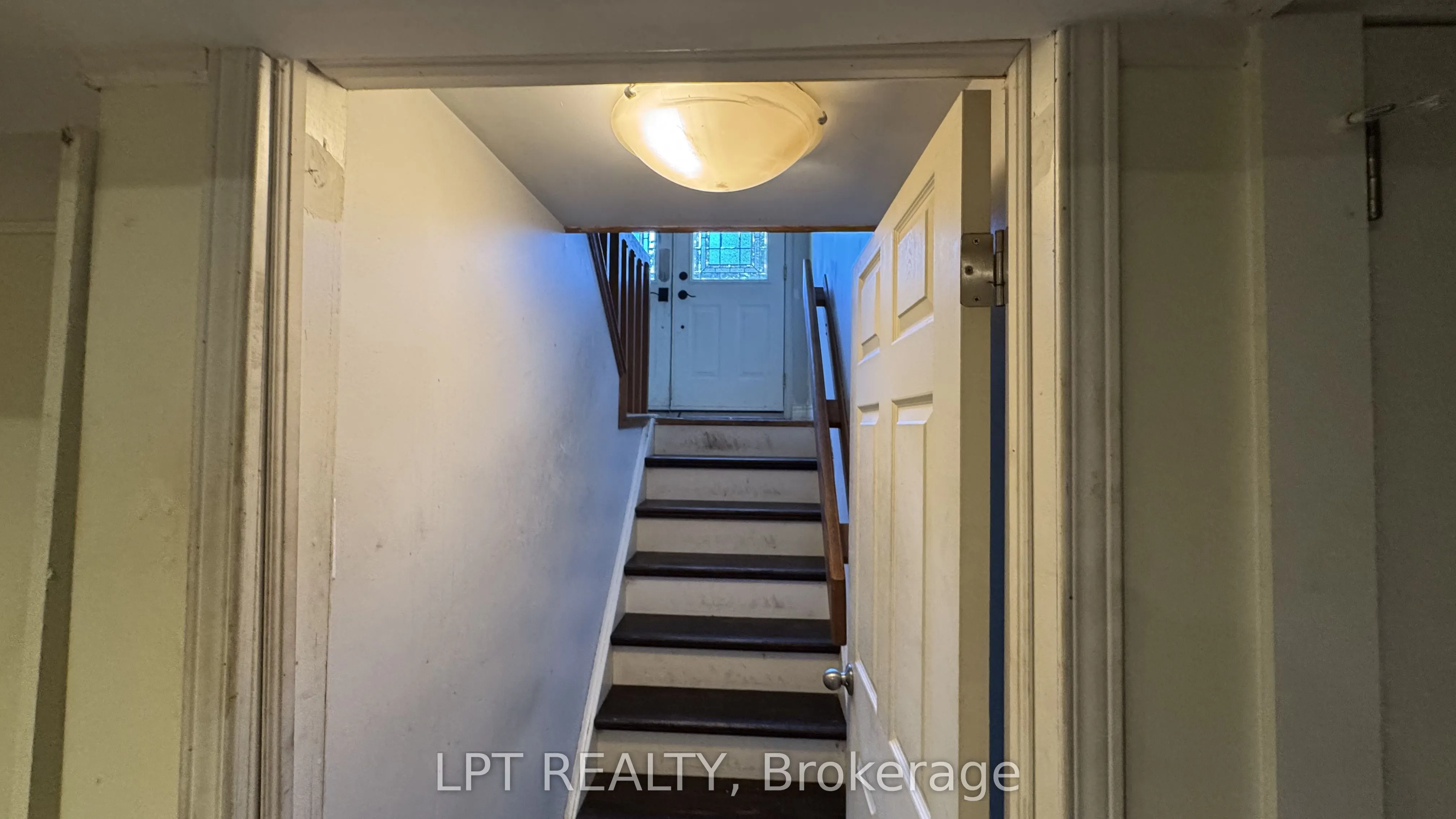 209 Sunset Crescent