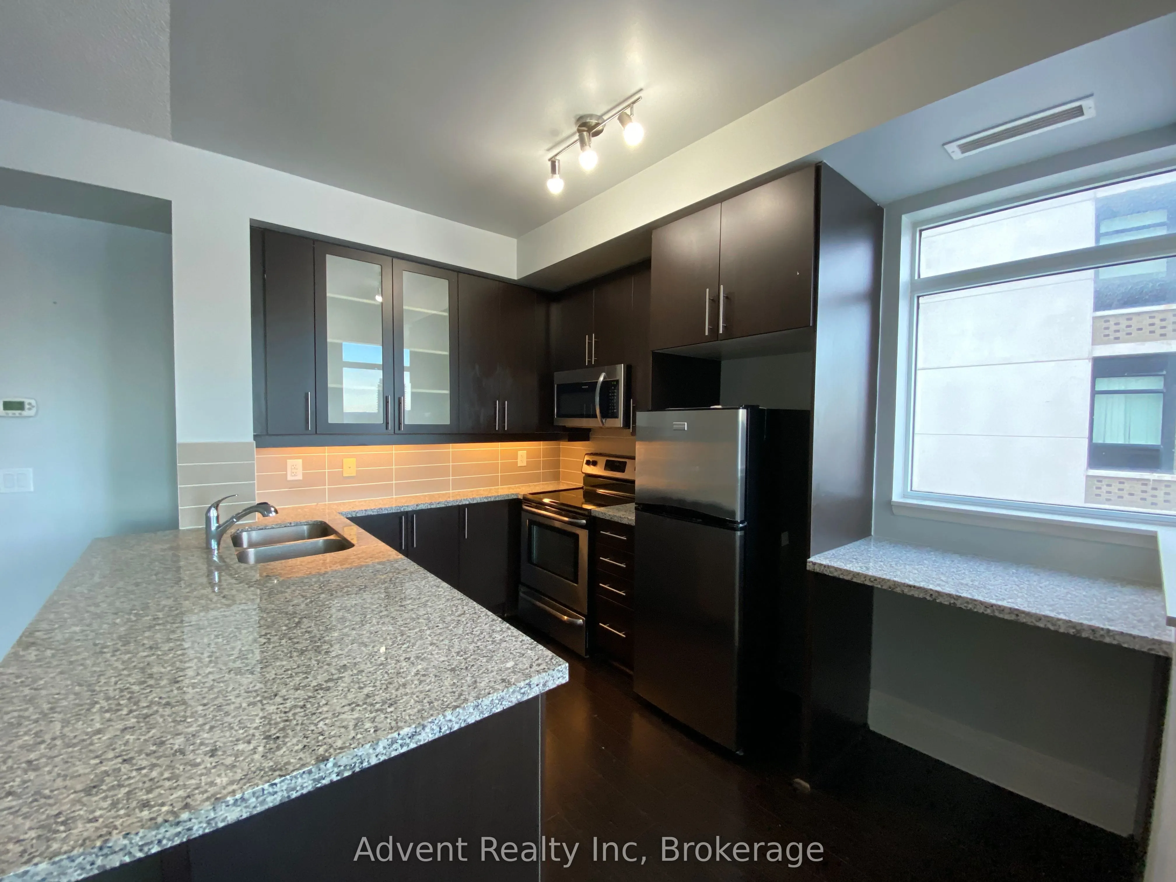 131 Upper Duke Crescent, #505