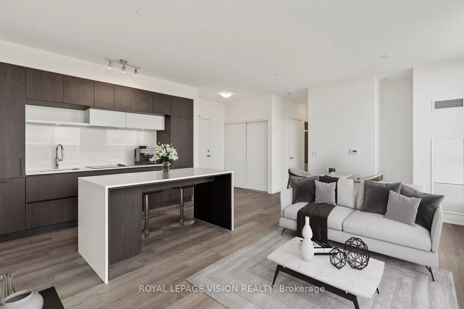 6 David Eyer Road, #907