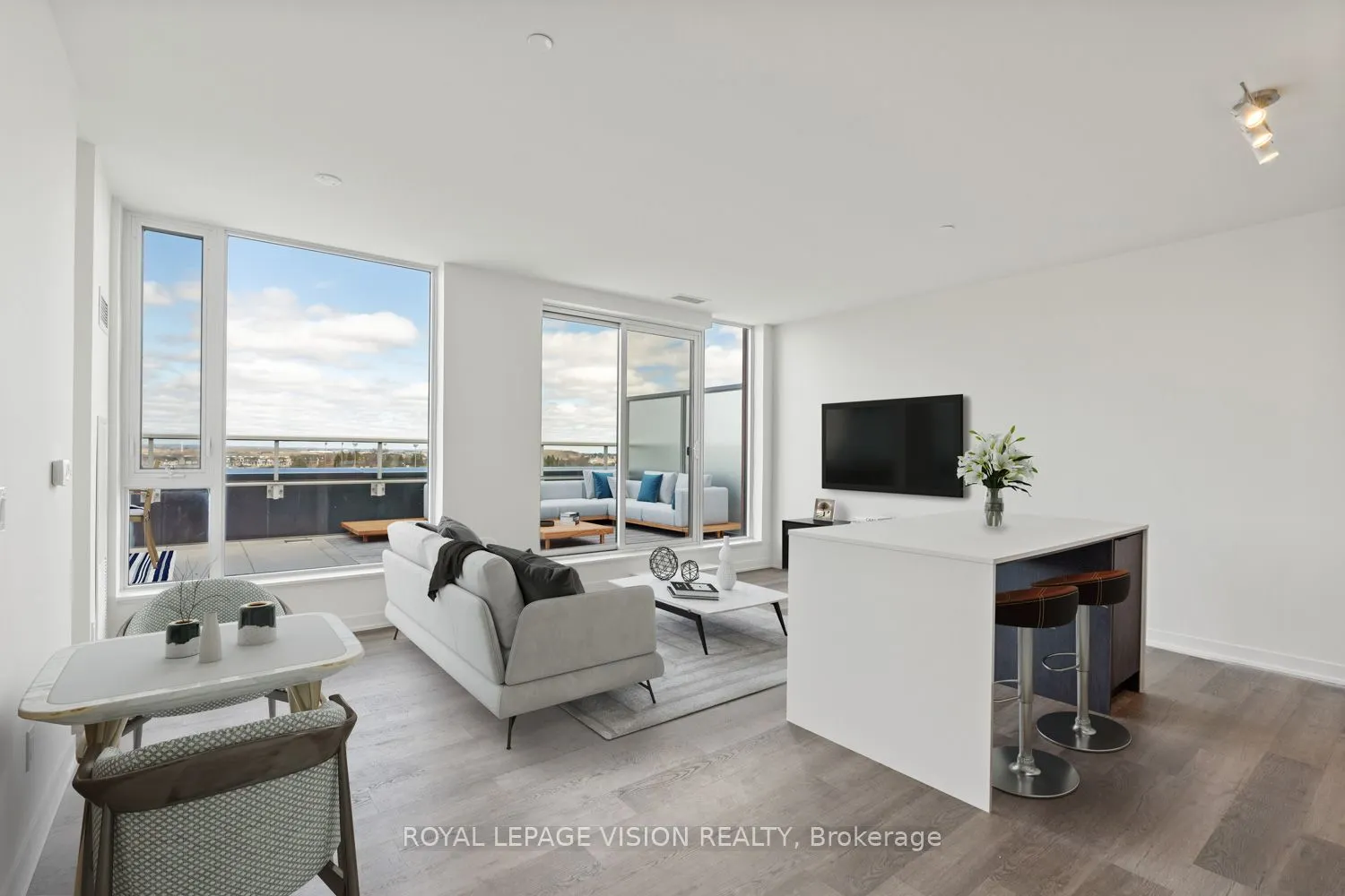 6 David Eyer Road, #907
