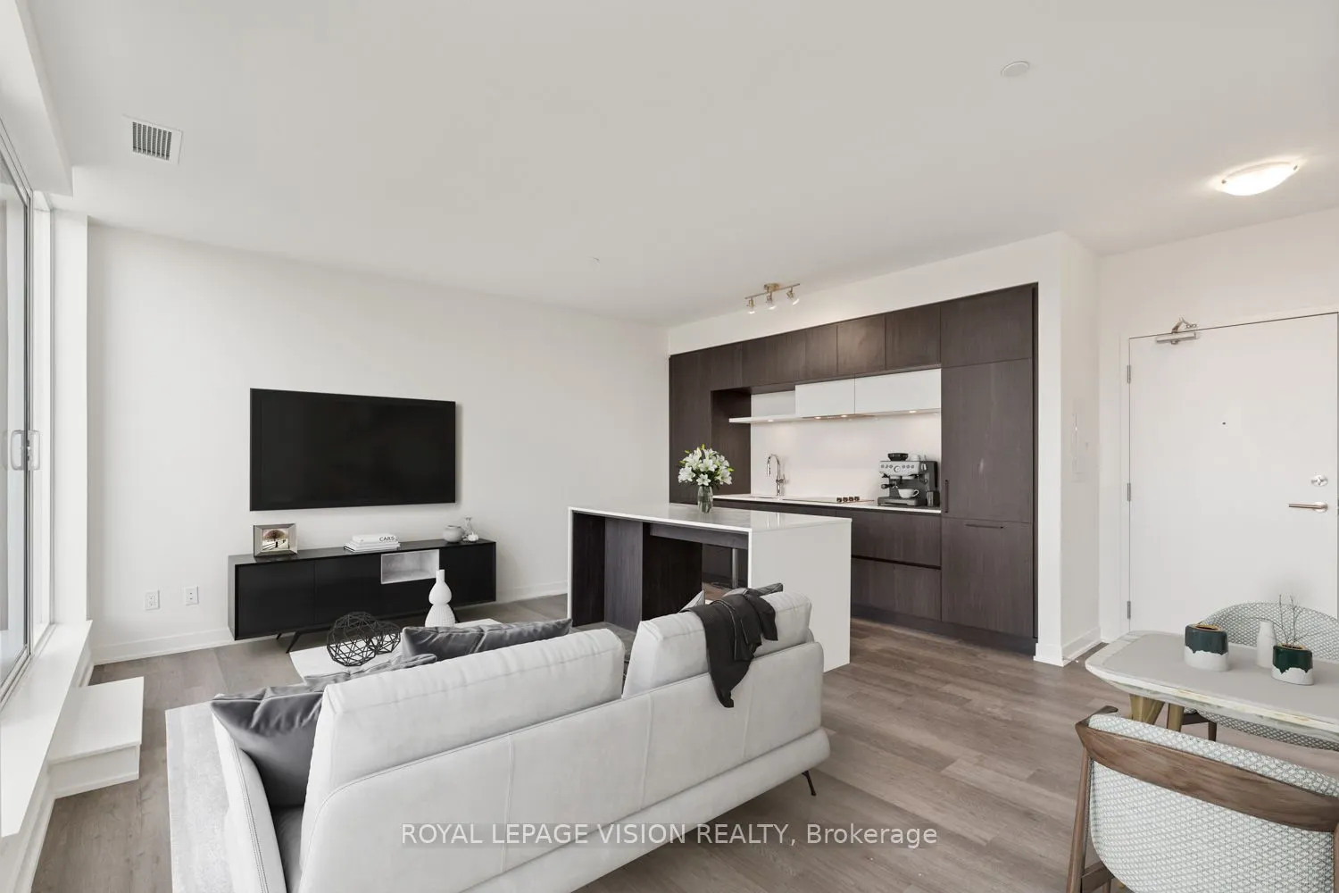 6 David Eyer Road, #907