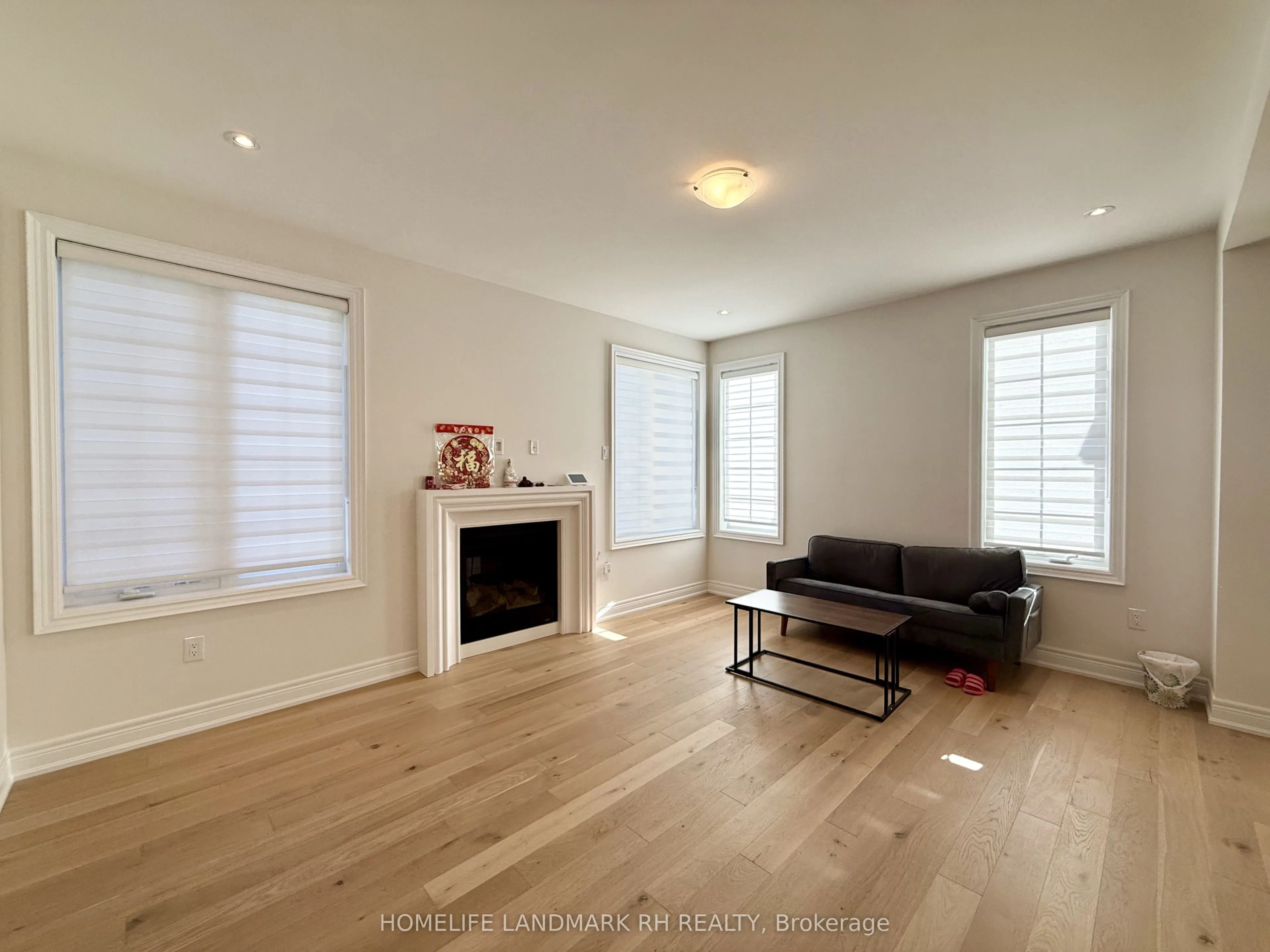 65 Angus Morton Crescent