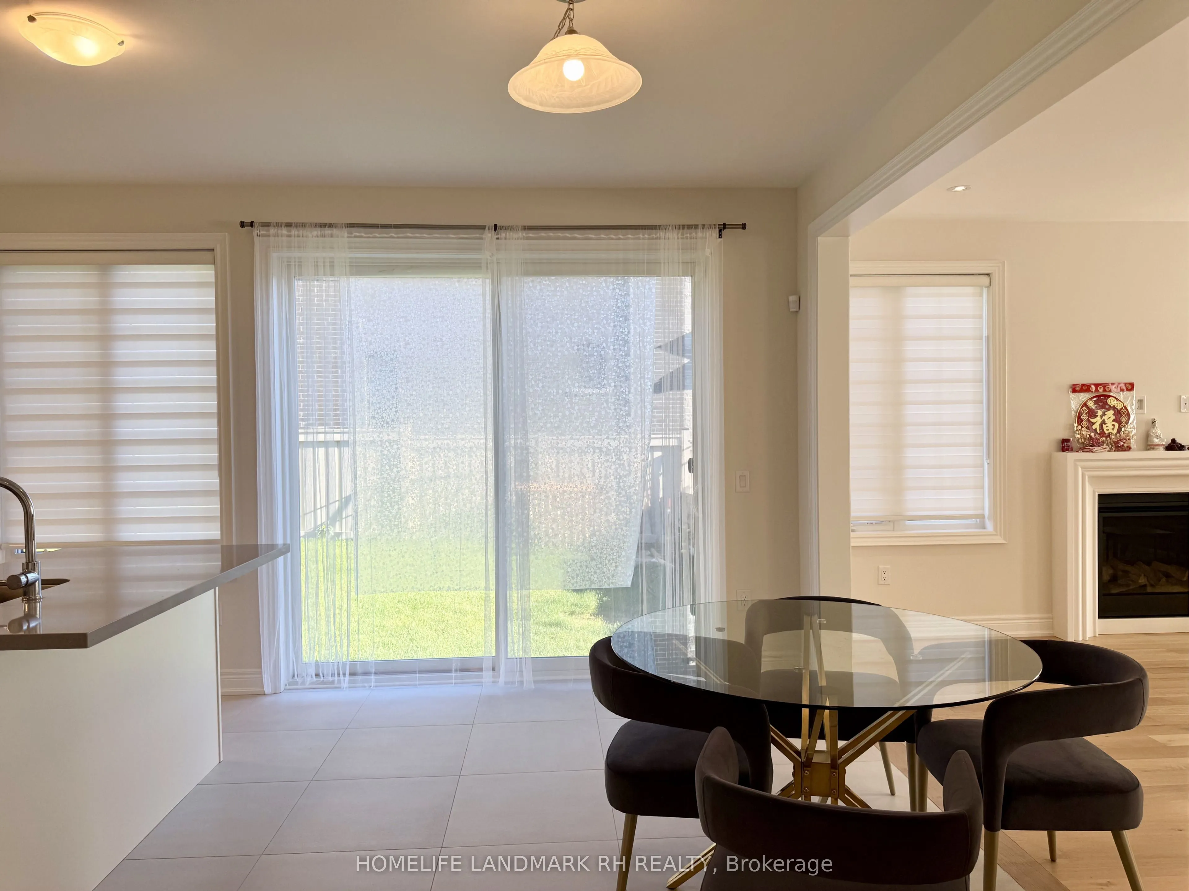 65 Angus Morton Crescent