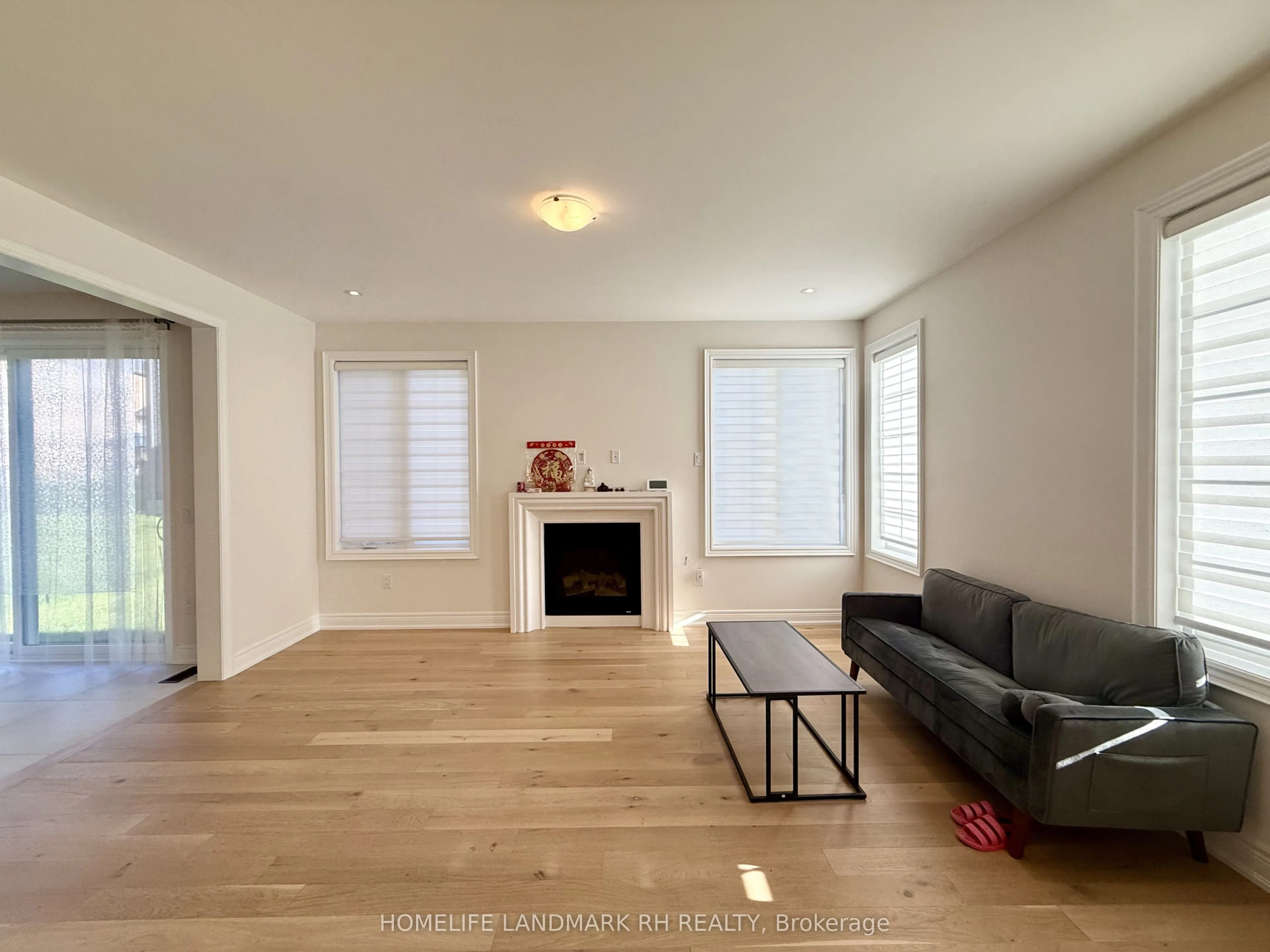 65 Angus Morton Crescent