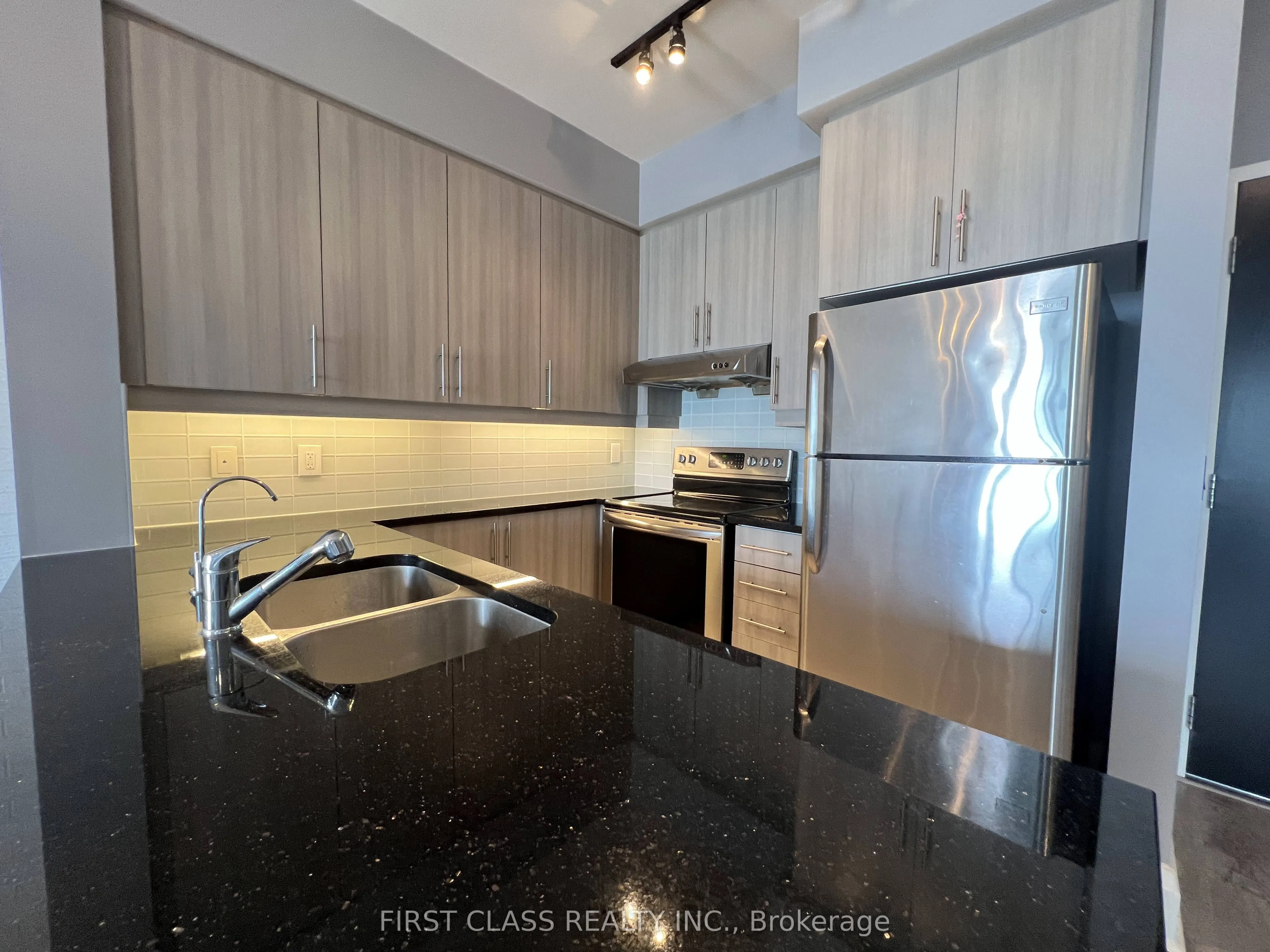 8110 Birchmount Road, #819
