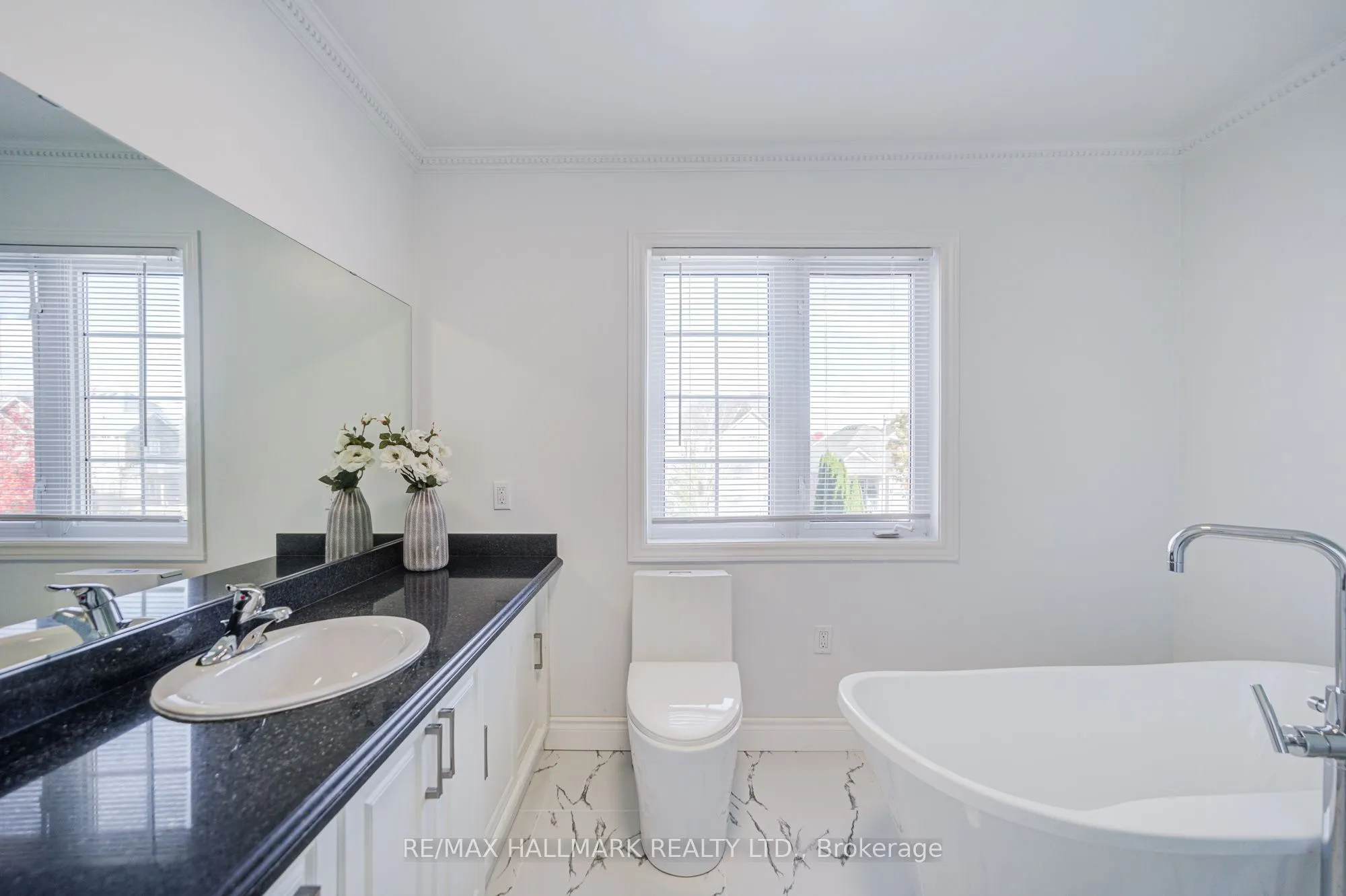 8 Glendower Crescent