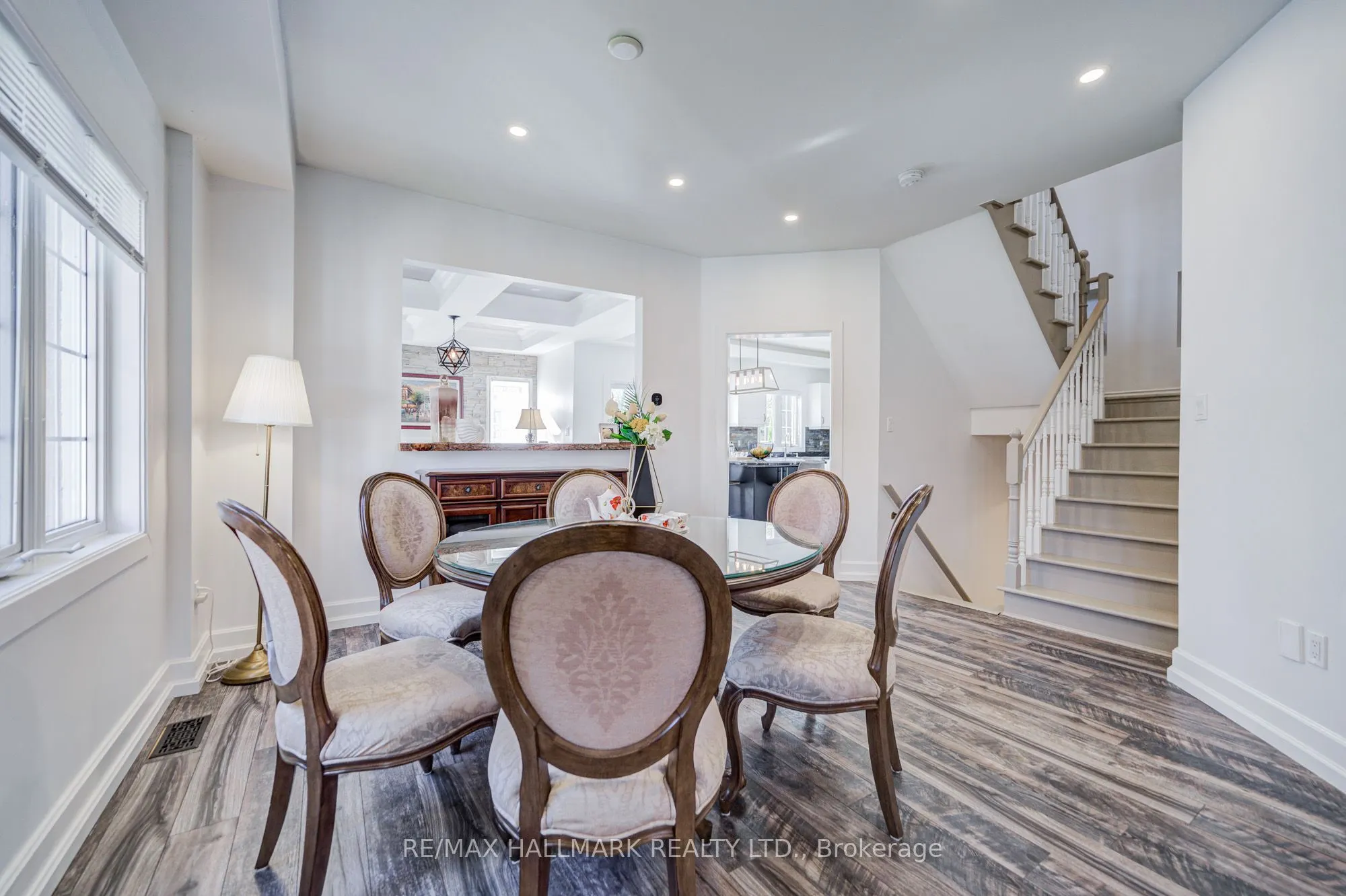 8 Glendower Crescent